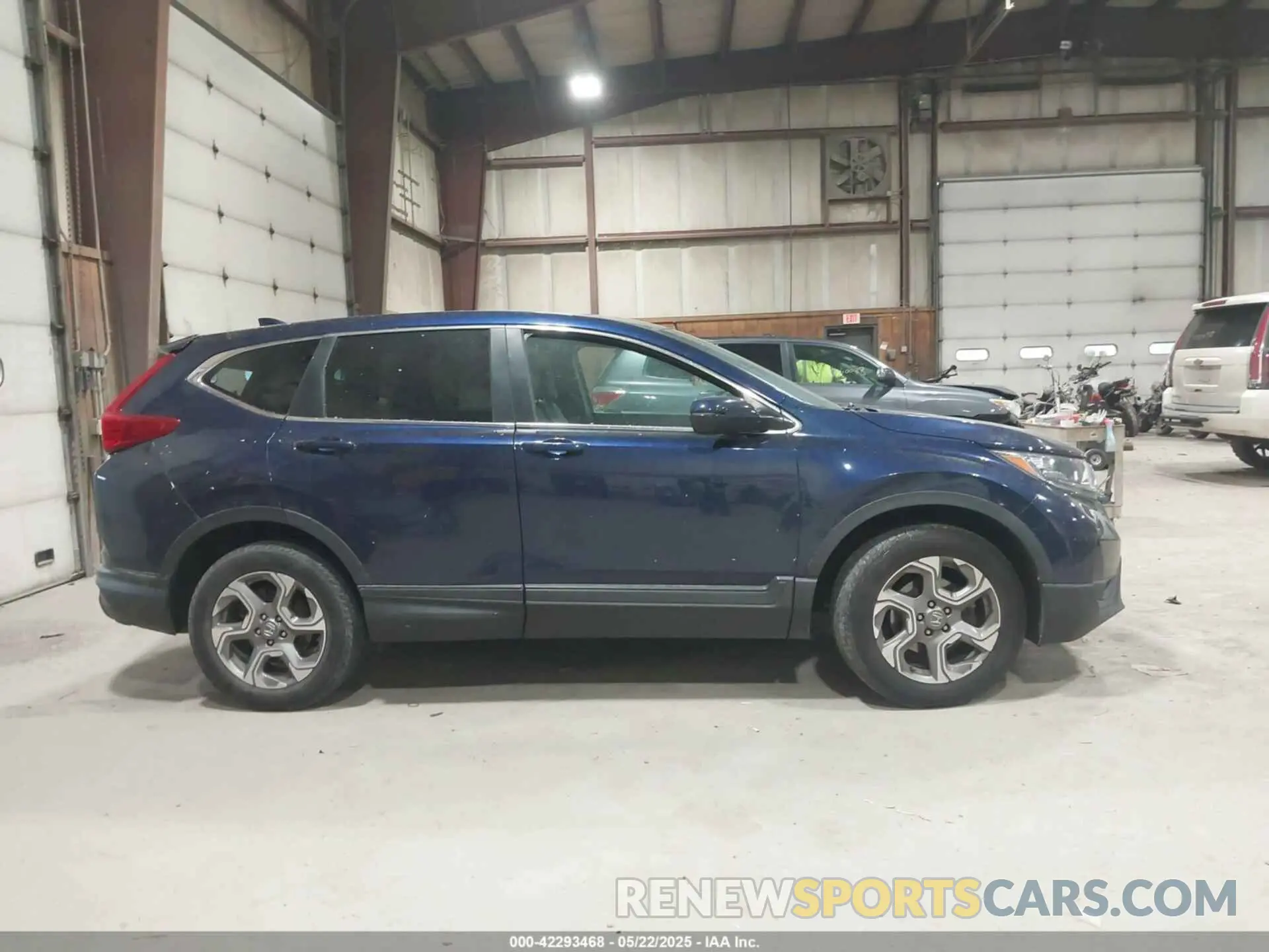 13 Photograph of a damaged car 2HKRW2H88KH620385 HONDA CR-V 2019