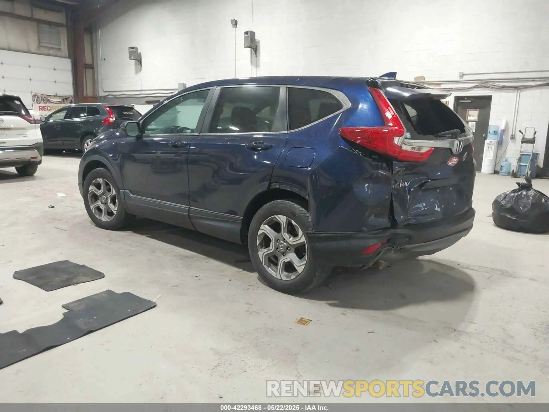 3 Photograph of a damaged car 2HKRW2H88KH620385 HONDA CR-V 2019