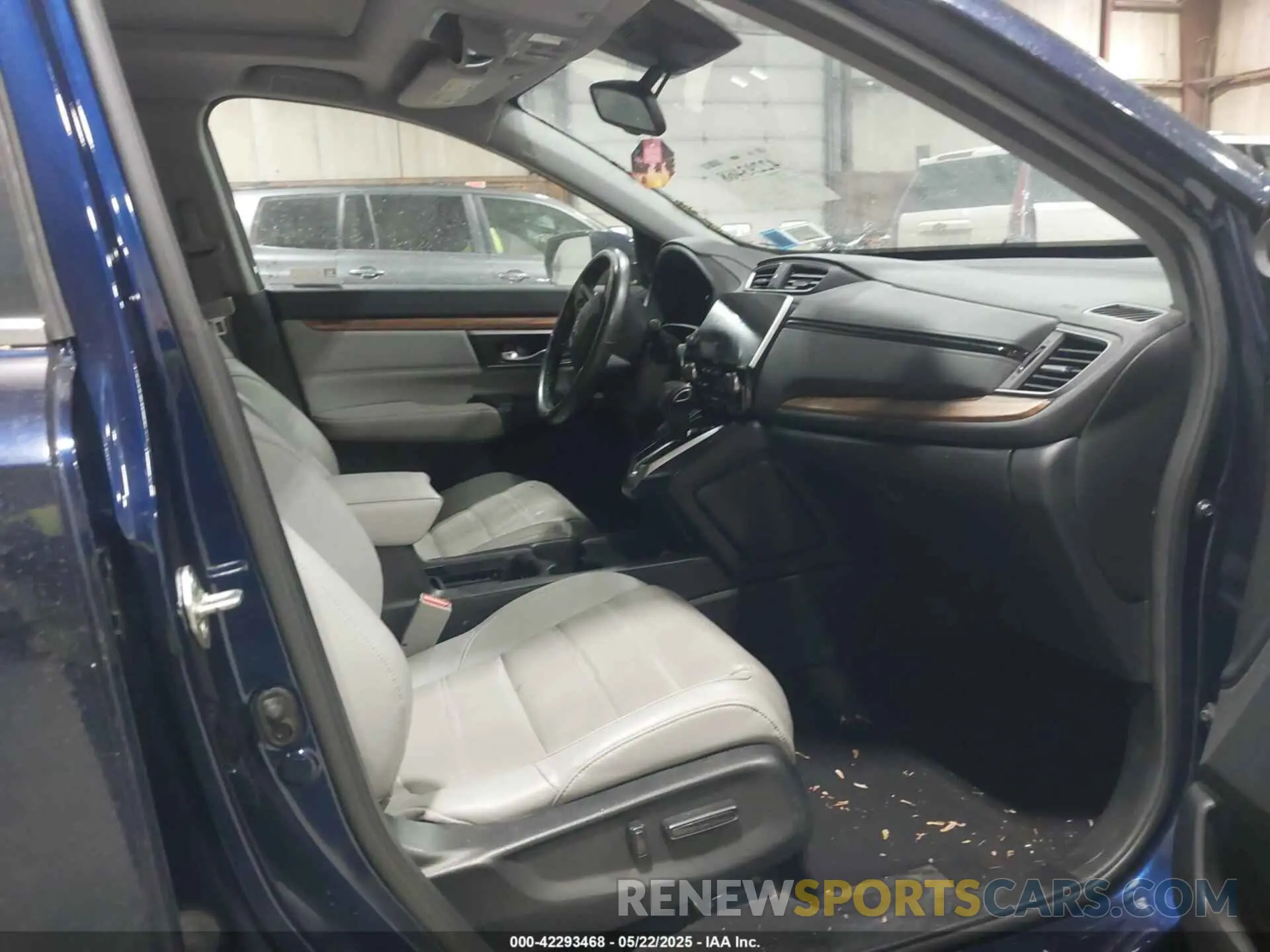 5 Photograph of a damaged car 2HKRW2H88KH620385 HONDA CR-V 2019
