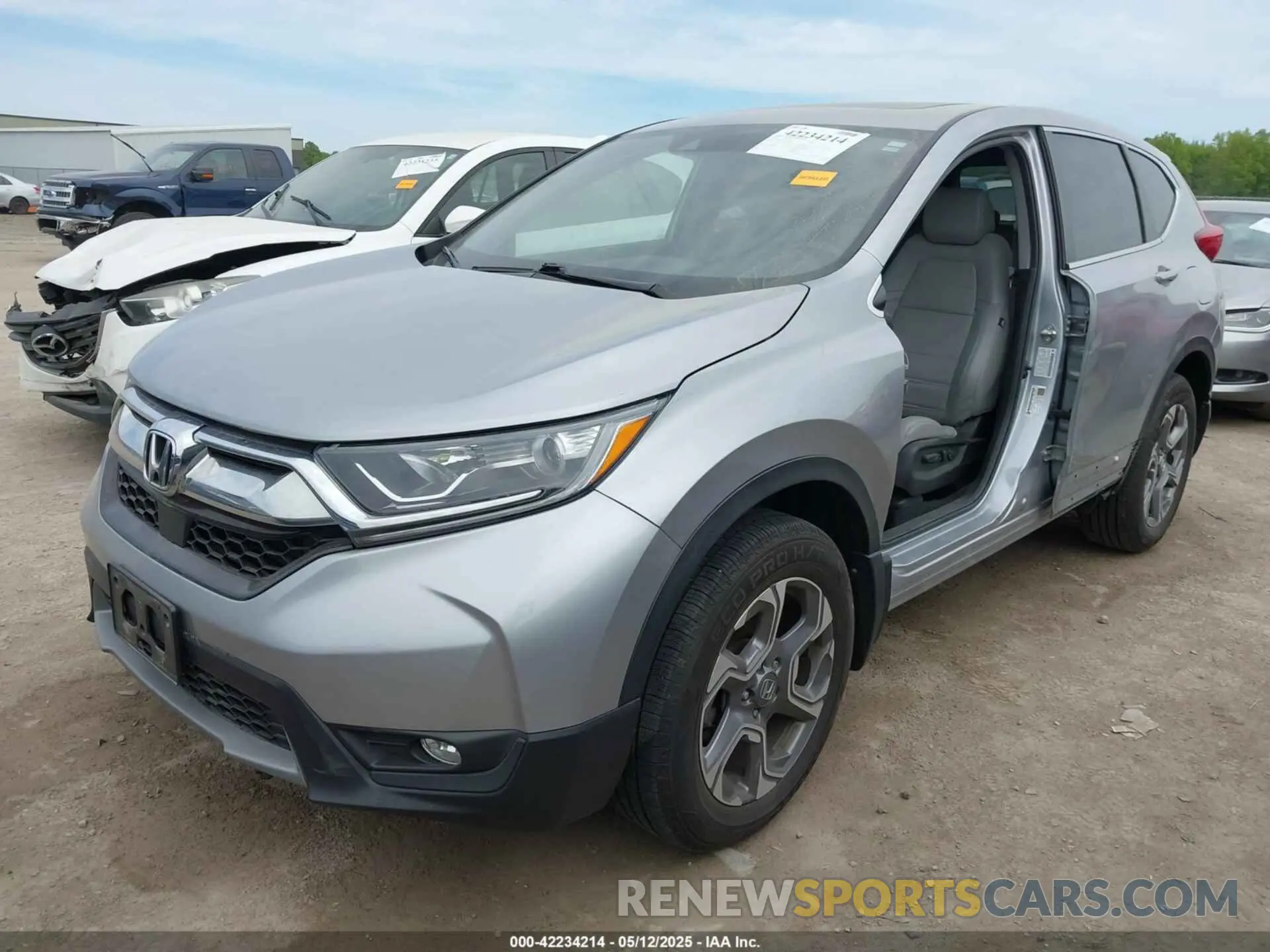 2 Photograph of a damaged car 2HKRW2H89KH660460 HONDA CR-V 2019