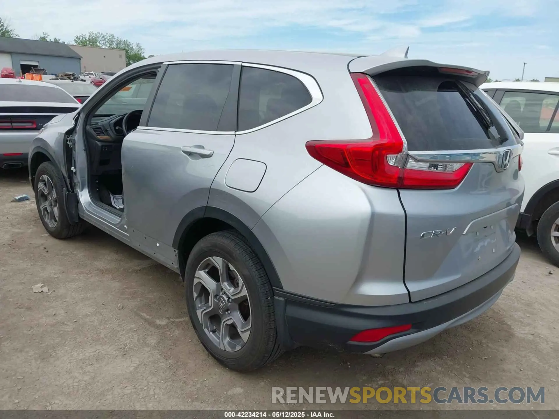 3 Photograph of a damaged car 2HKRW2H89KH660460 HONDA CR-V 2019