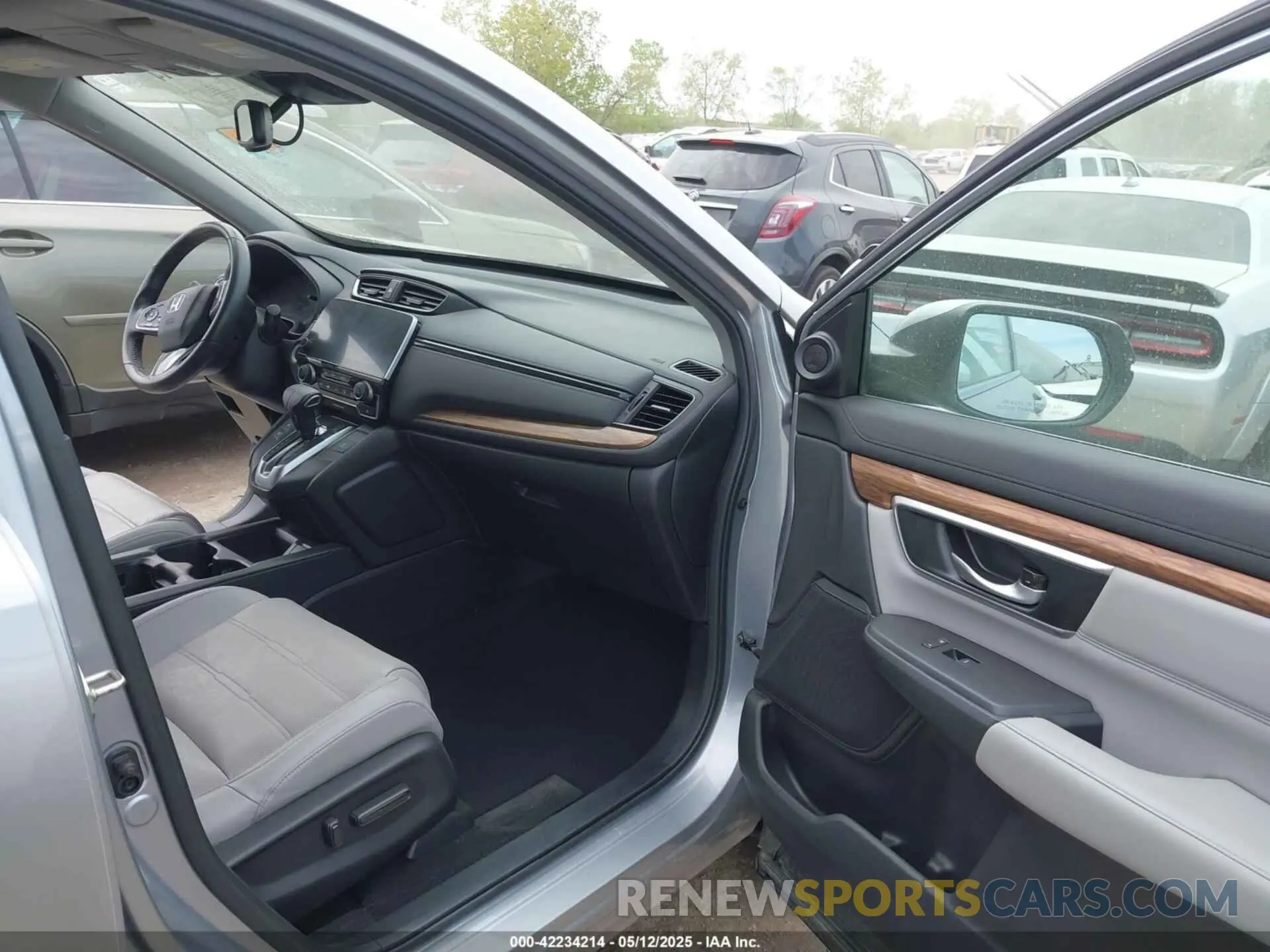 5 Photograph of a damaged car 2HKRW2H89KH660460 HONDA CR-V 2019