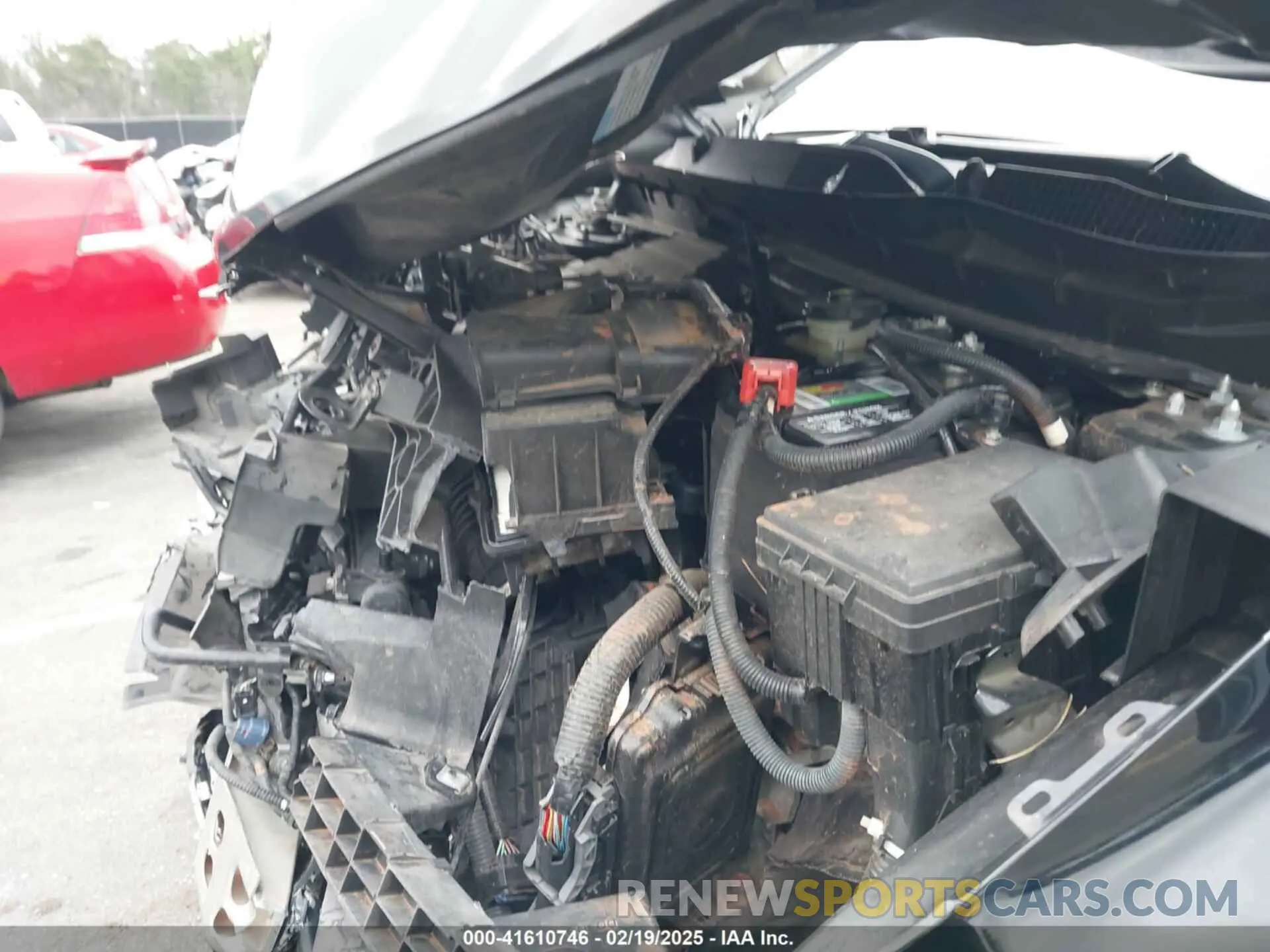 10 Photograph of a damaged car 2HKRW2H89KH661382 HONDA CR-V 2019