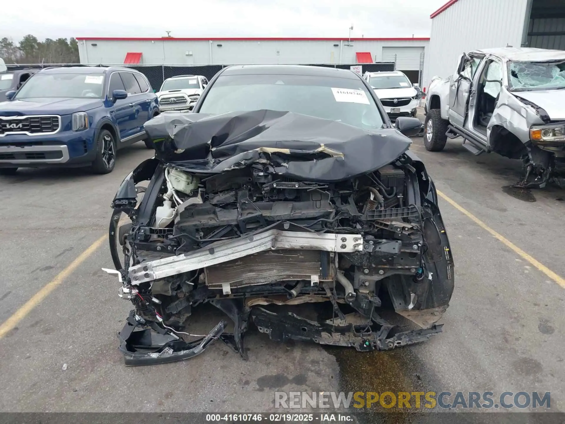 12 Photograph of a damaged car 2HKRW2H89KH661382 HONDA CR-V 2019