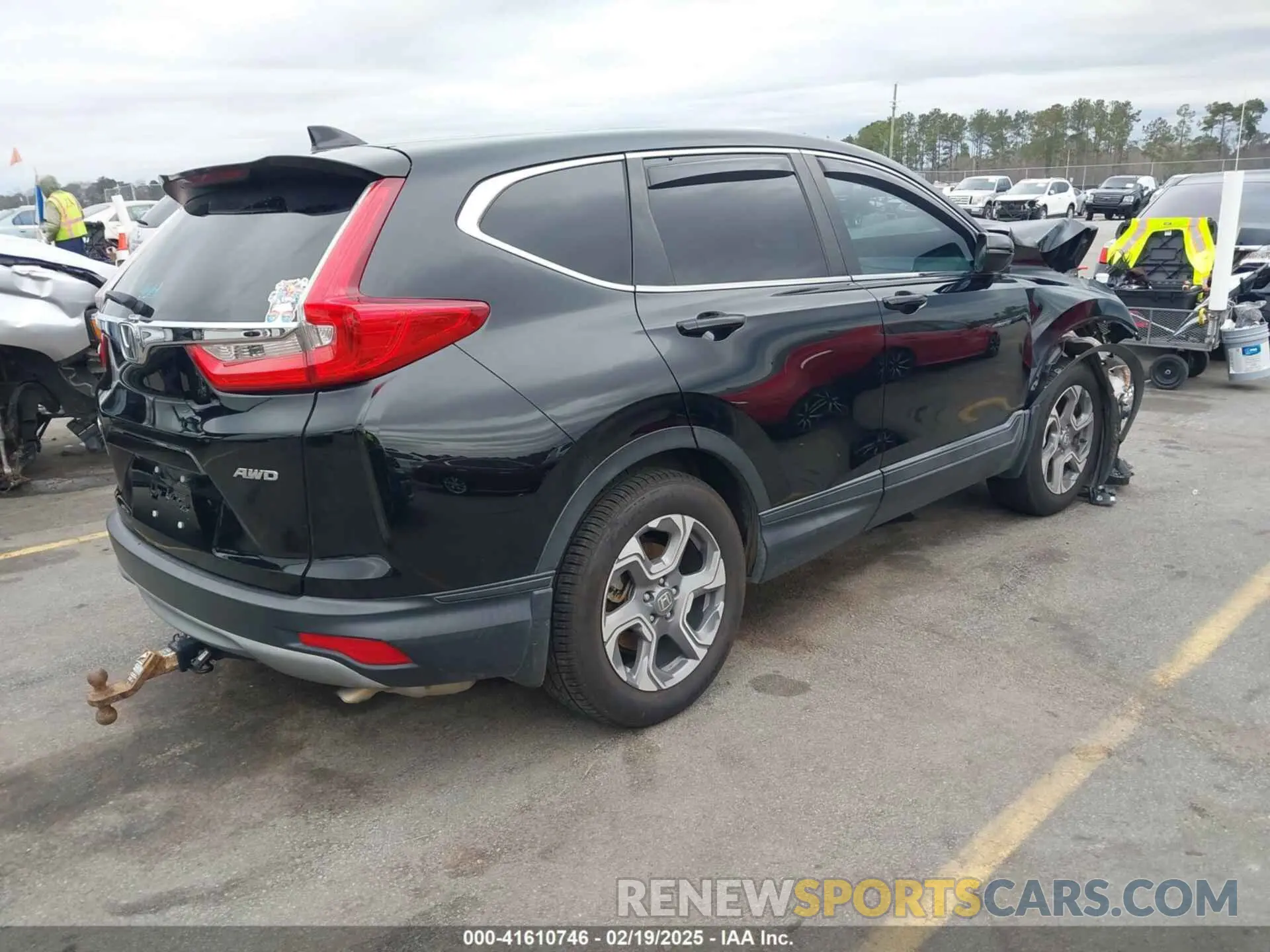 4 Photograph of a damaged car 2HKRW2H89KH661382 HONDA CR-V 2019