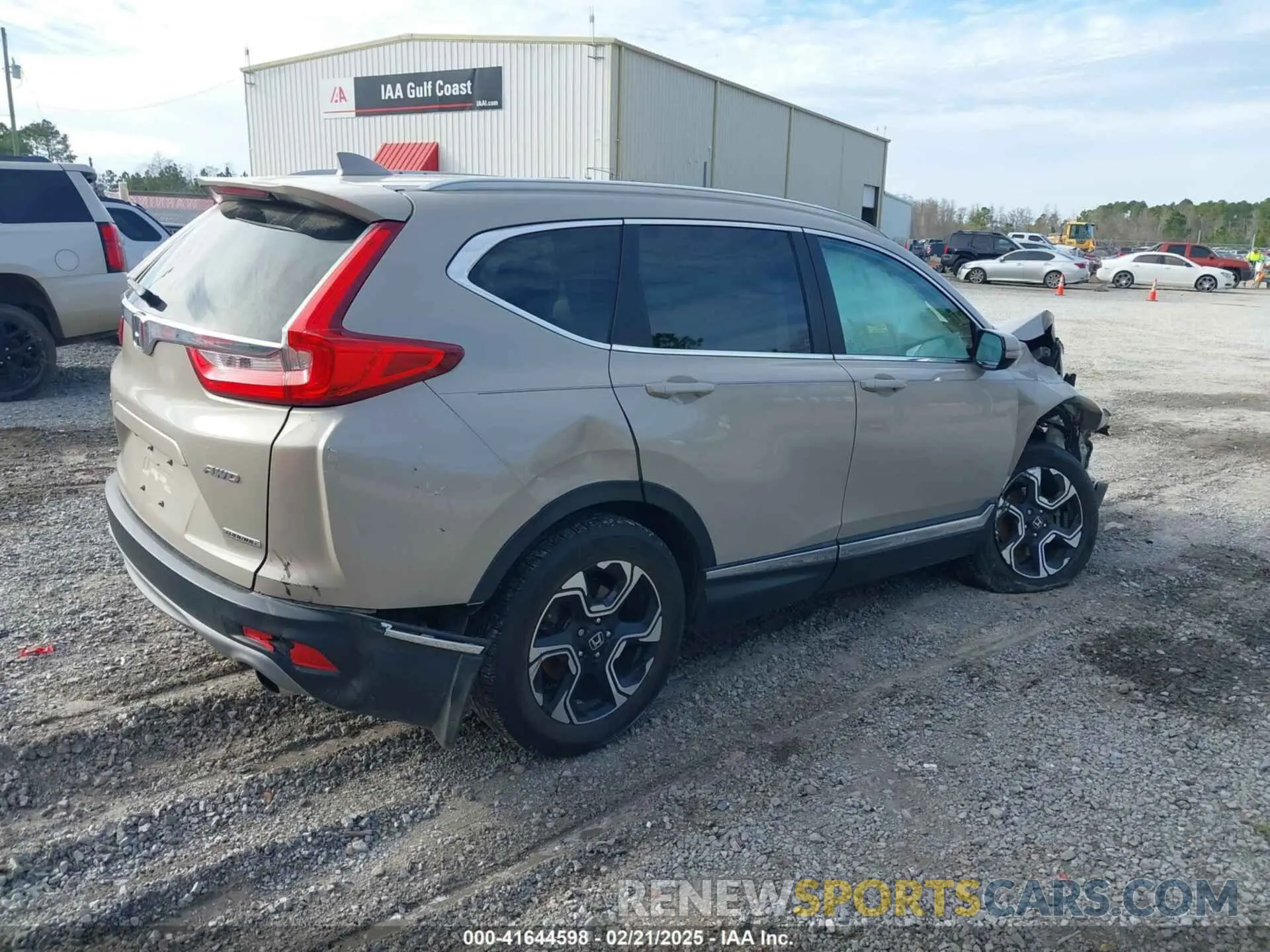 4 Photograph of a damaged car 2HKRW2H90KH635732 HONDA CR-V 2019