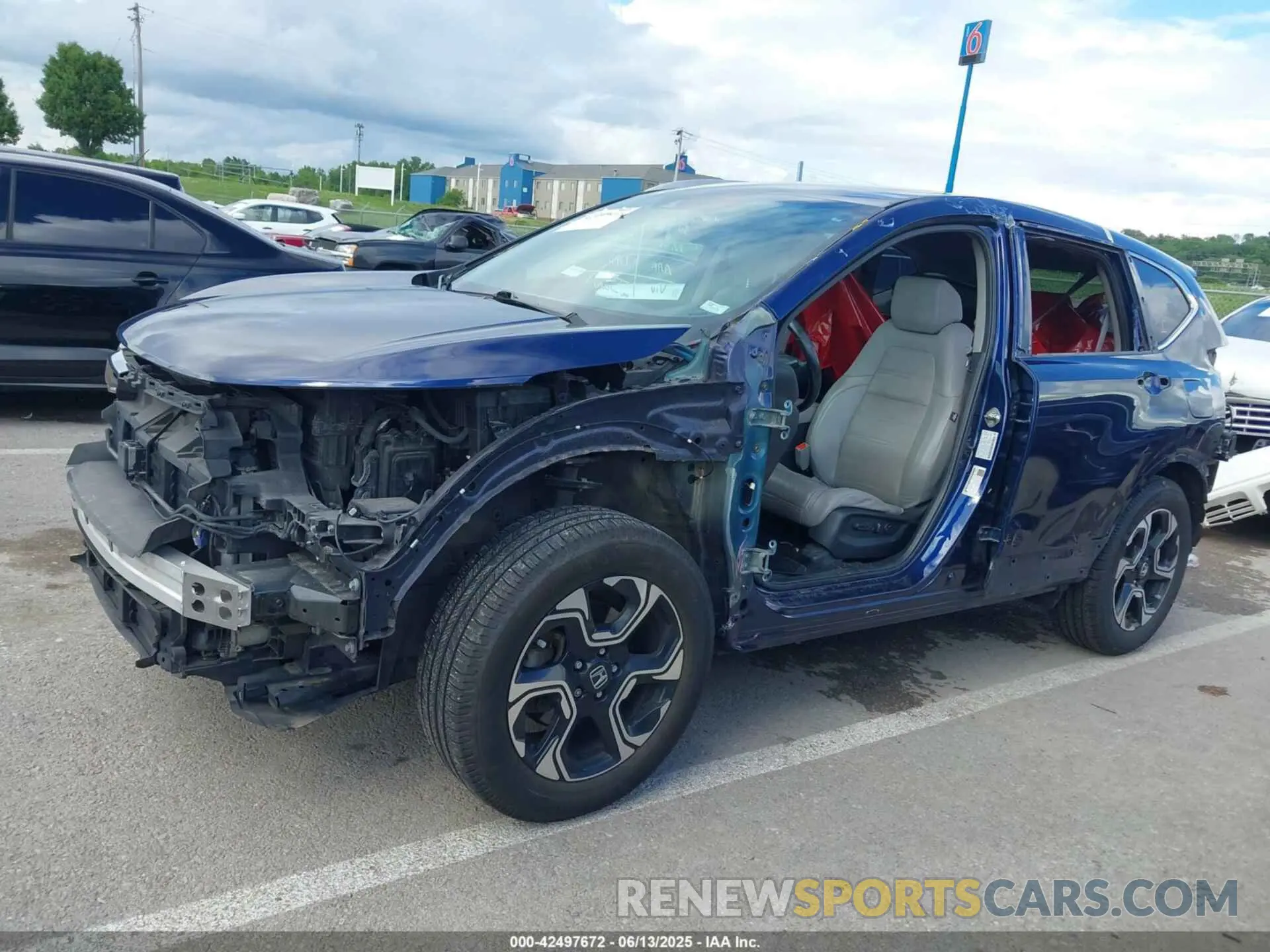 15 Photograph of a damaged car 2HKRW2H92KH607057 HONDA CR-V 2019
