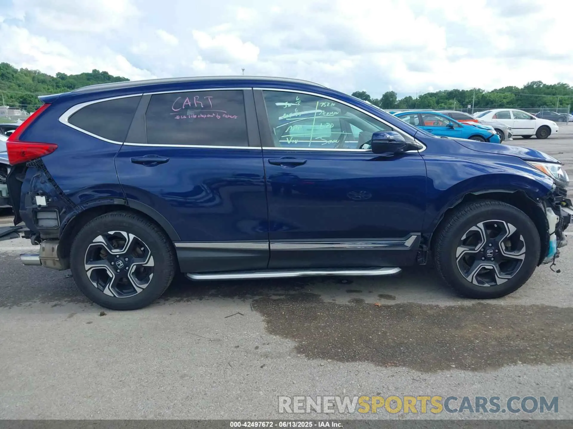 21 Photograph of a damaged car 2HKRW2H92KH607057 HONDA CR-V 2019