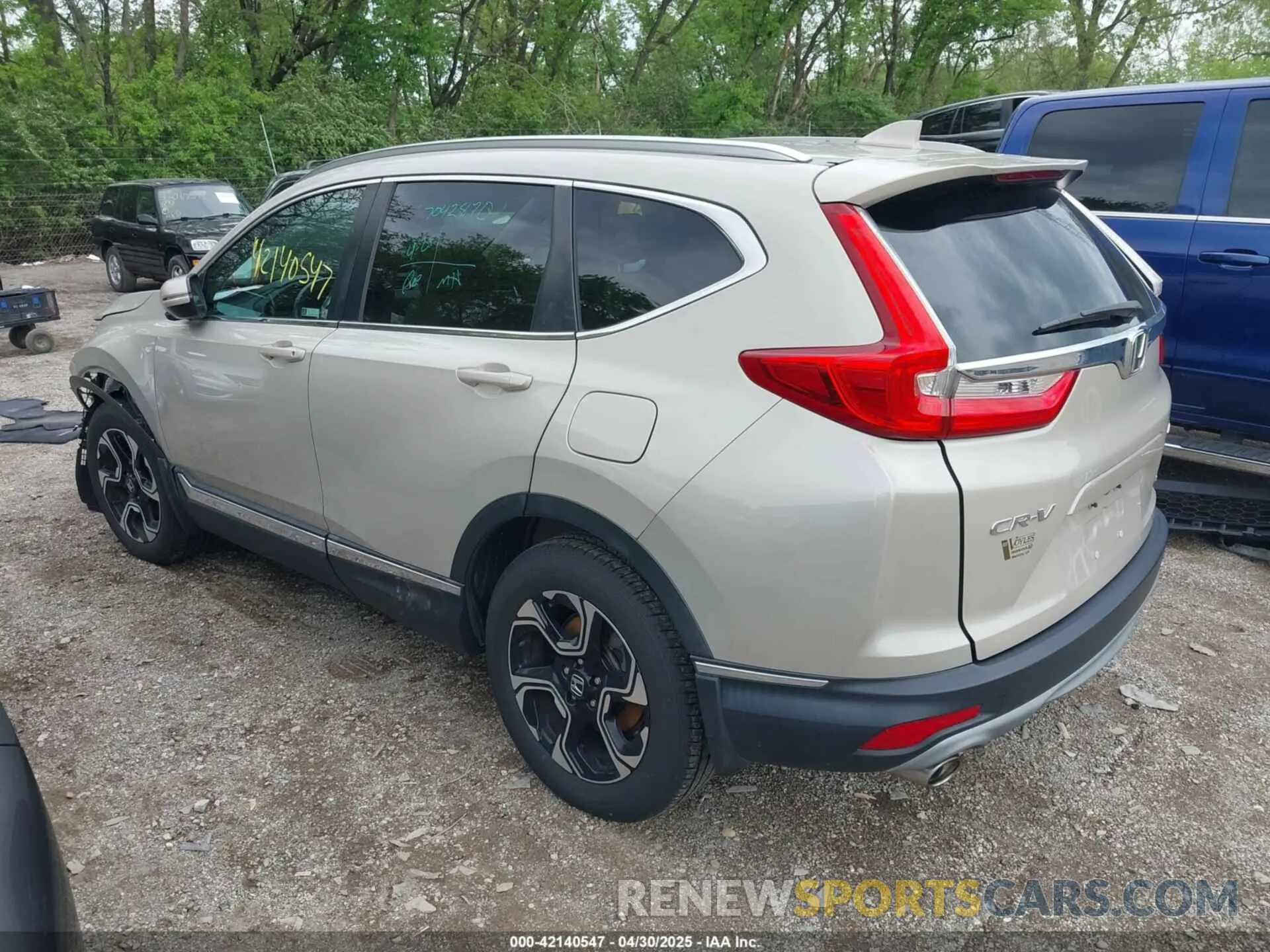 3 Photograph of a damaged car 2HKRW2H94KH623003 HONDA CR-V 2019