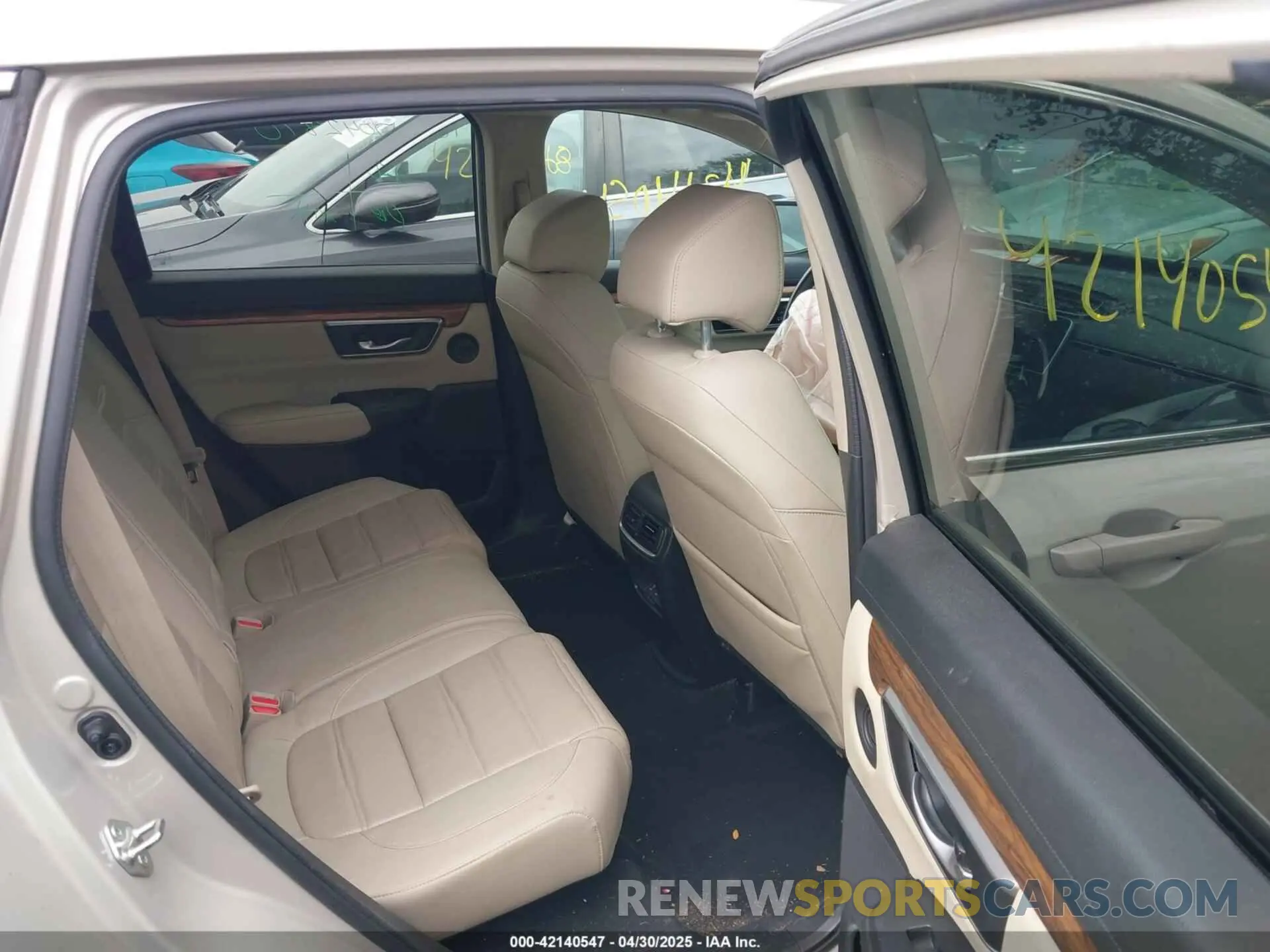 8 Photograph of a damaged car 2HKRW2H94KH623003 HONDA CR-V 2019