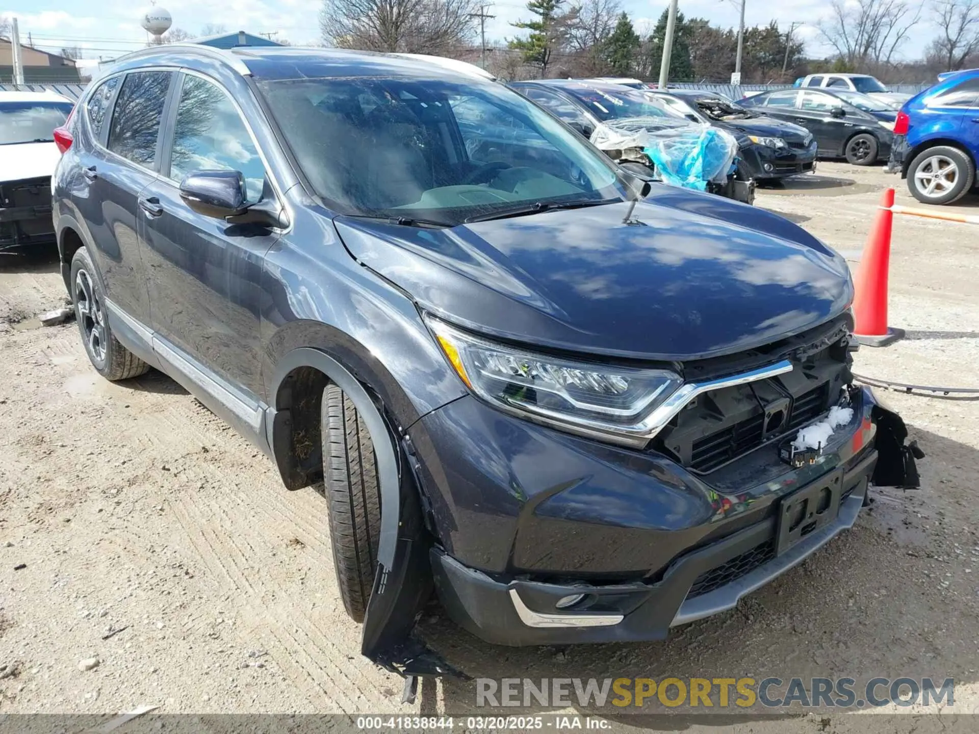 1 Photograph of a damaged car 2HKRW2H94KH636320 HONDA CR-V 2019