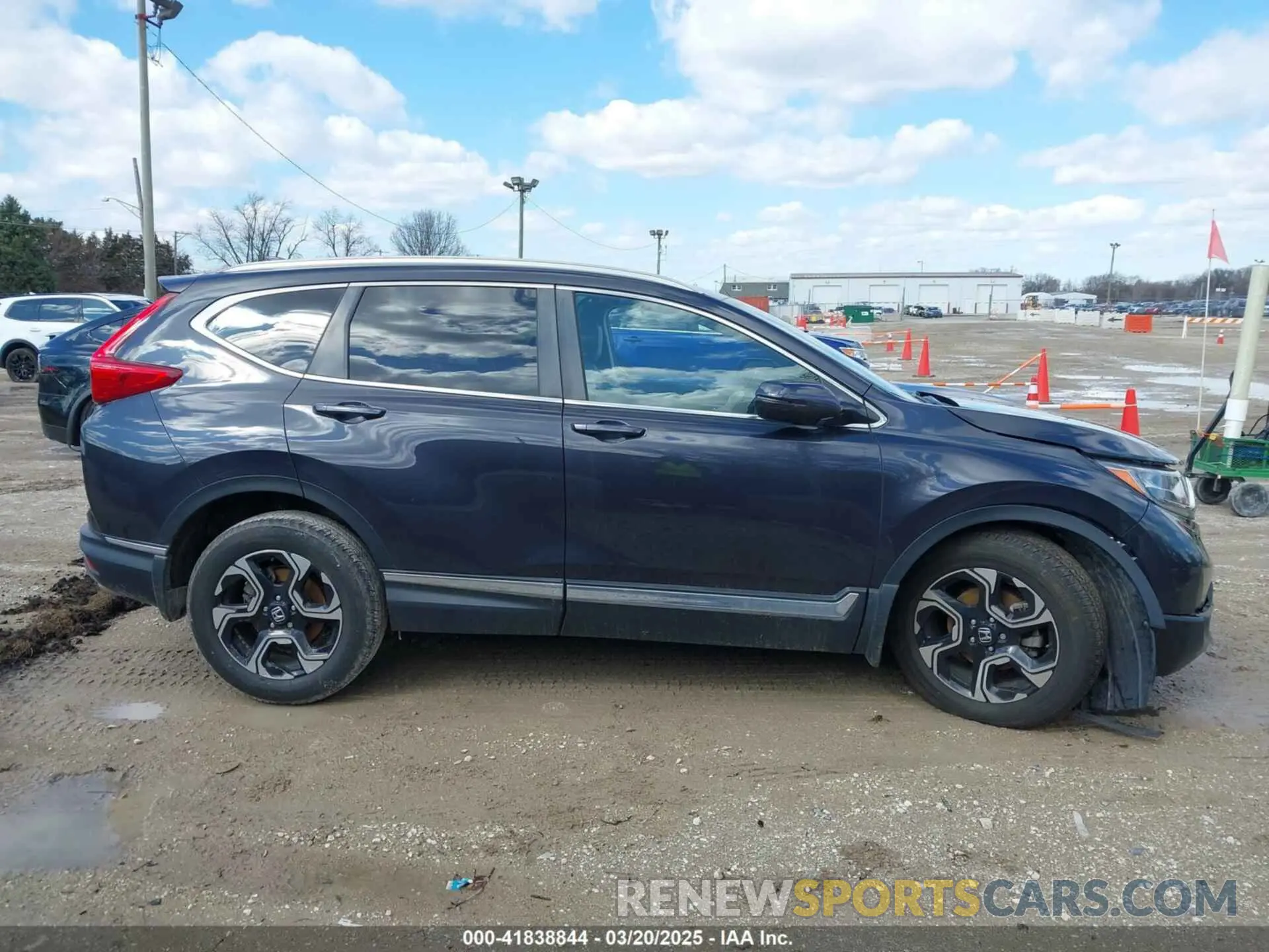13 Photograph of a damaged car 2HKRW2H94KH636320 HONDA CR-V 2019