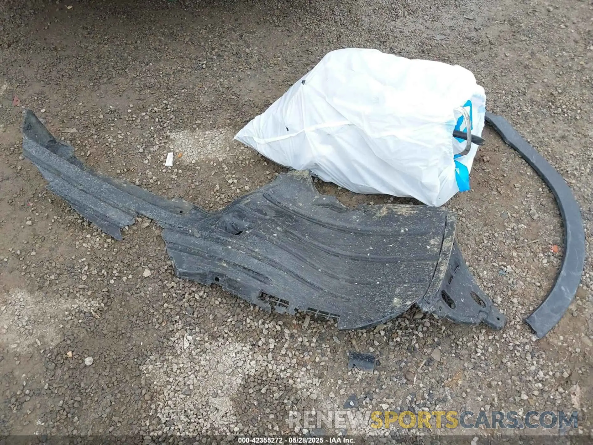 12 Photograph of a damaged car 2HKRW2H95KH617890 HONDA CR-V 2019