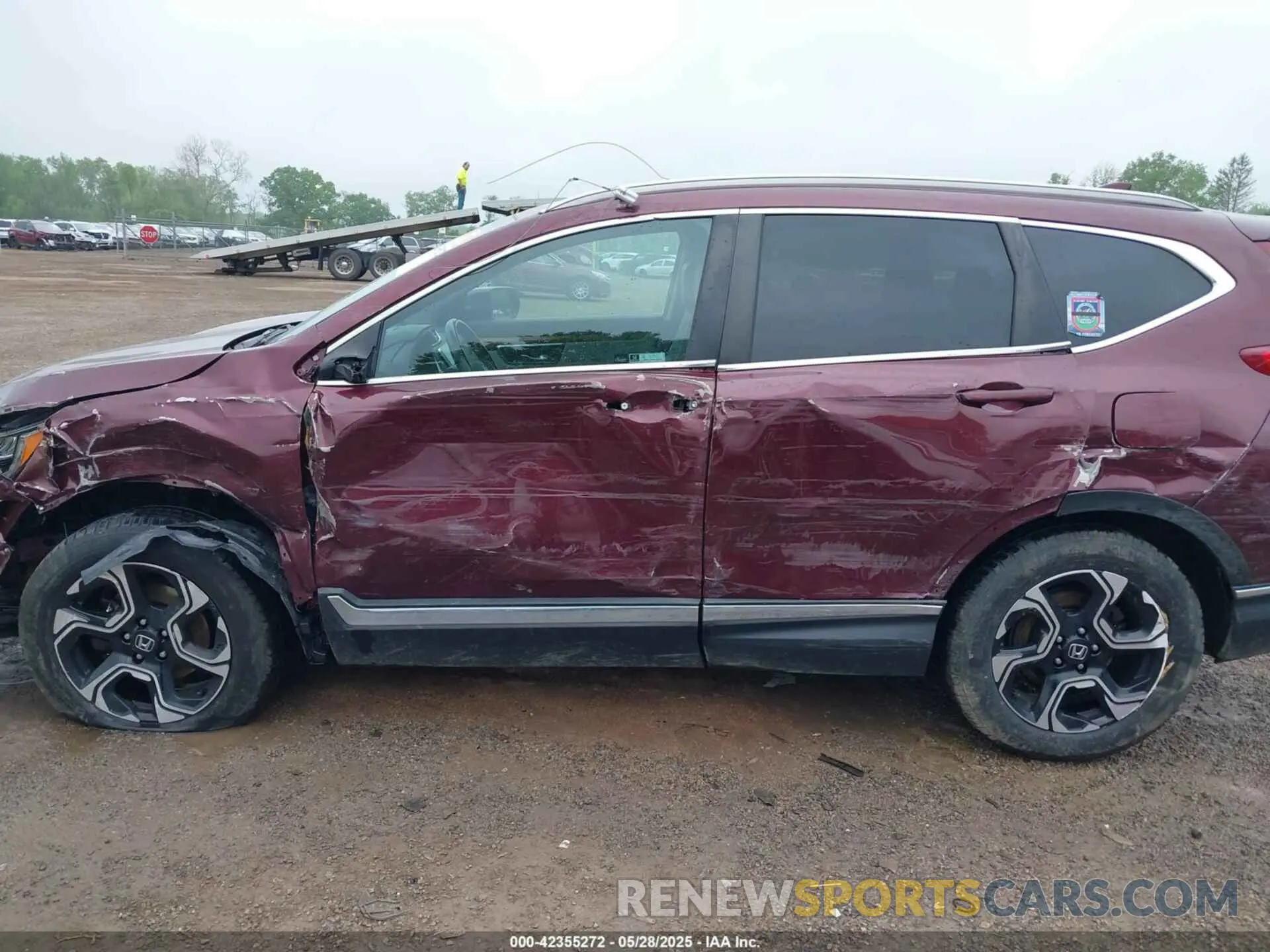 15 Photograph of a damaged car 2HKRW2H95KH617890 HONDA CR-V 2019