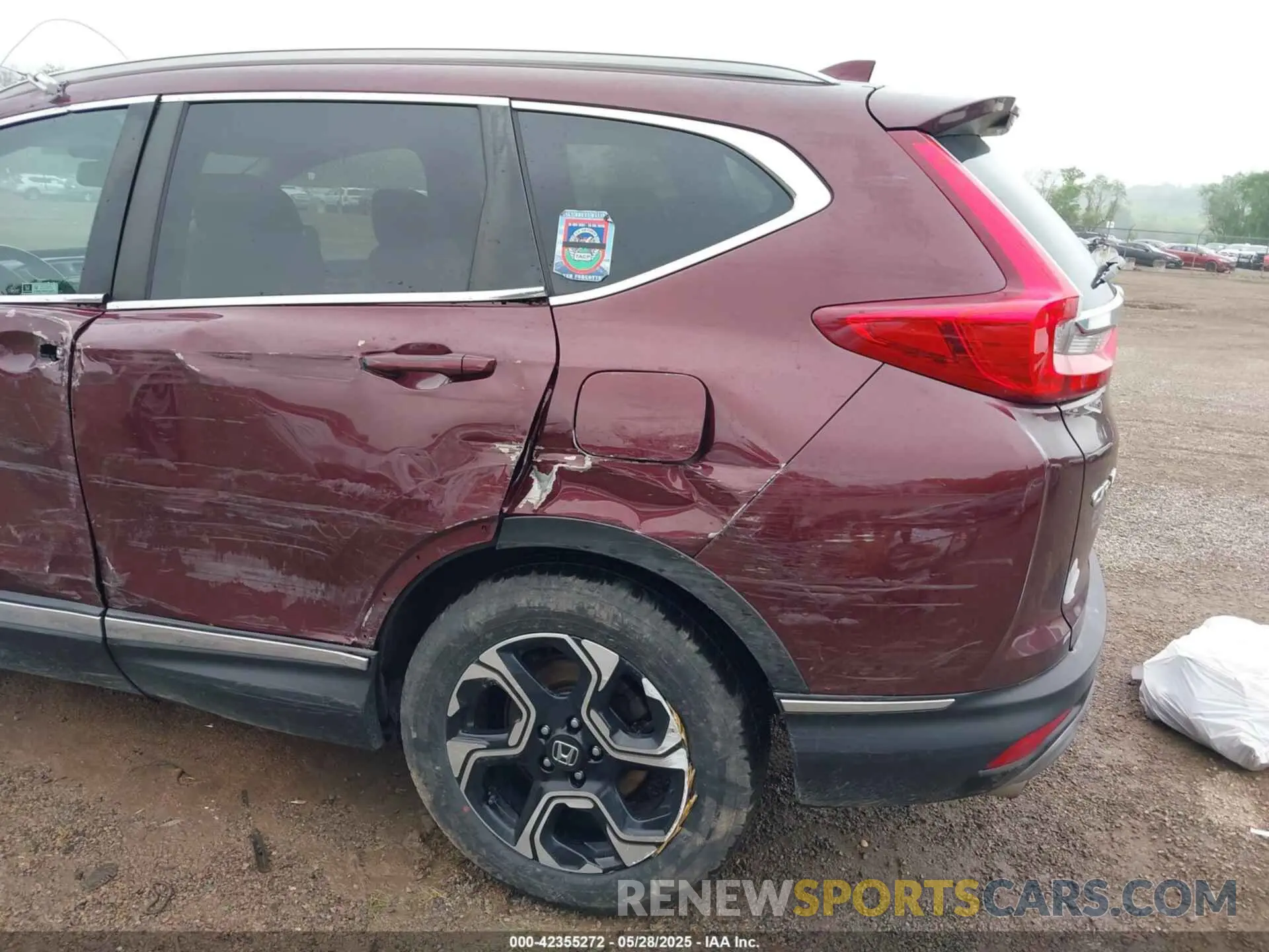 19 Photograph of a damaged car 2HKRW2H95KH617890 HONDA CR-V 2019