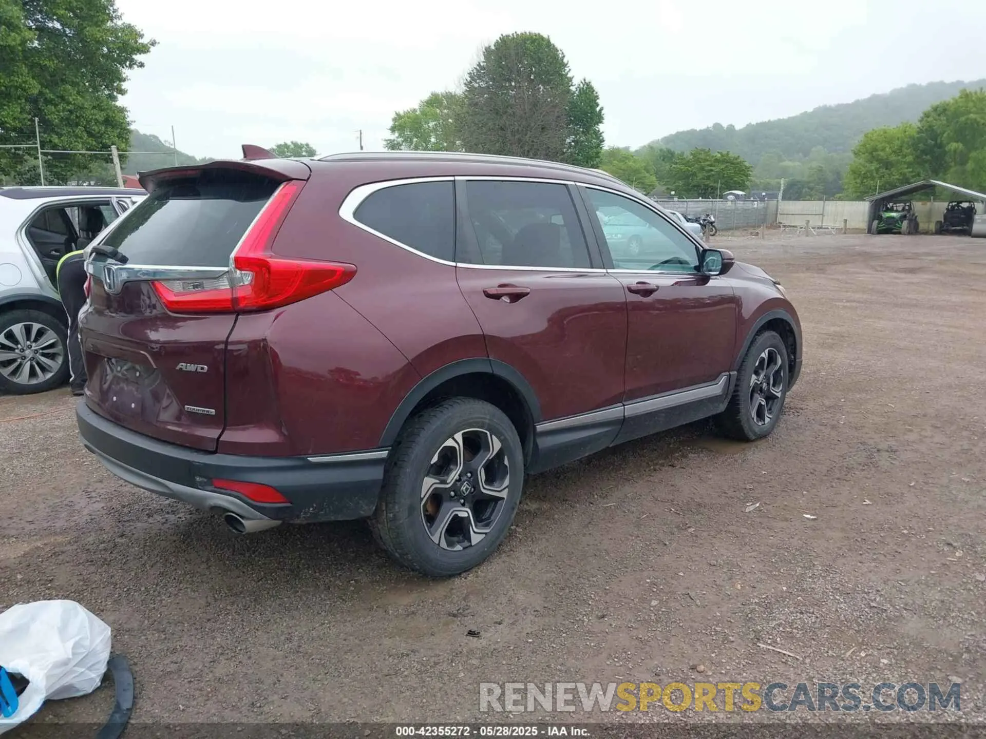 4 Photograph of a damaged car 2HKRW2H95KH617890 HONDA CR-V 2019