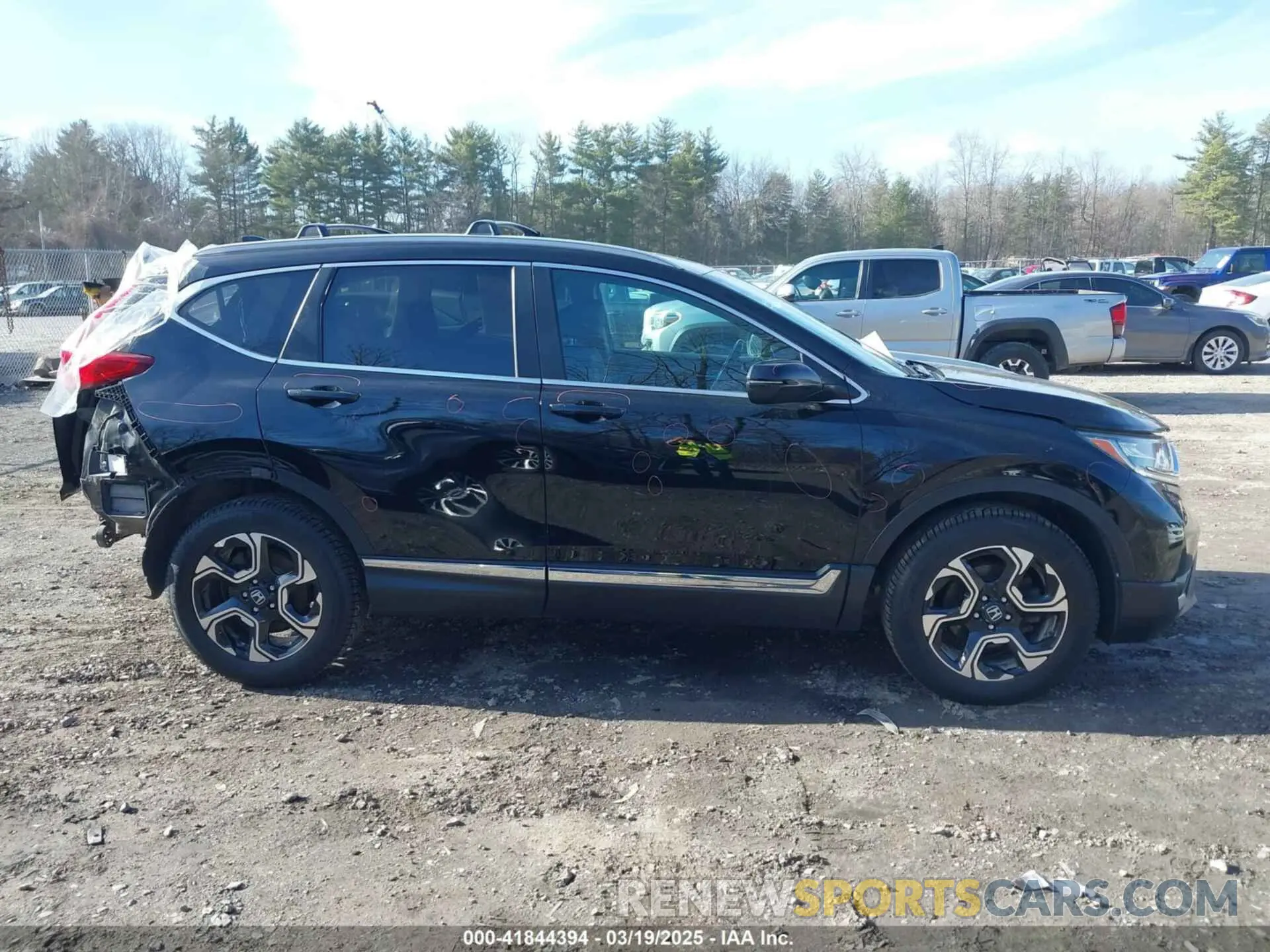 13 Photograph of a damaged car 2HKRW2H95KH631787 HONDA CR-V 2019