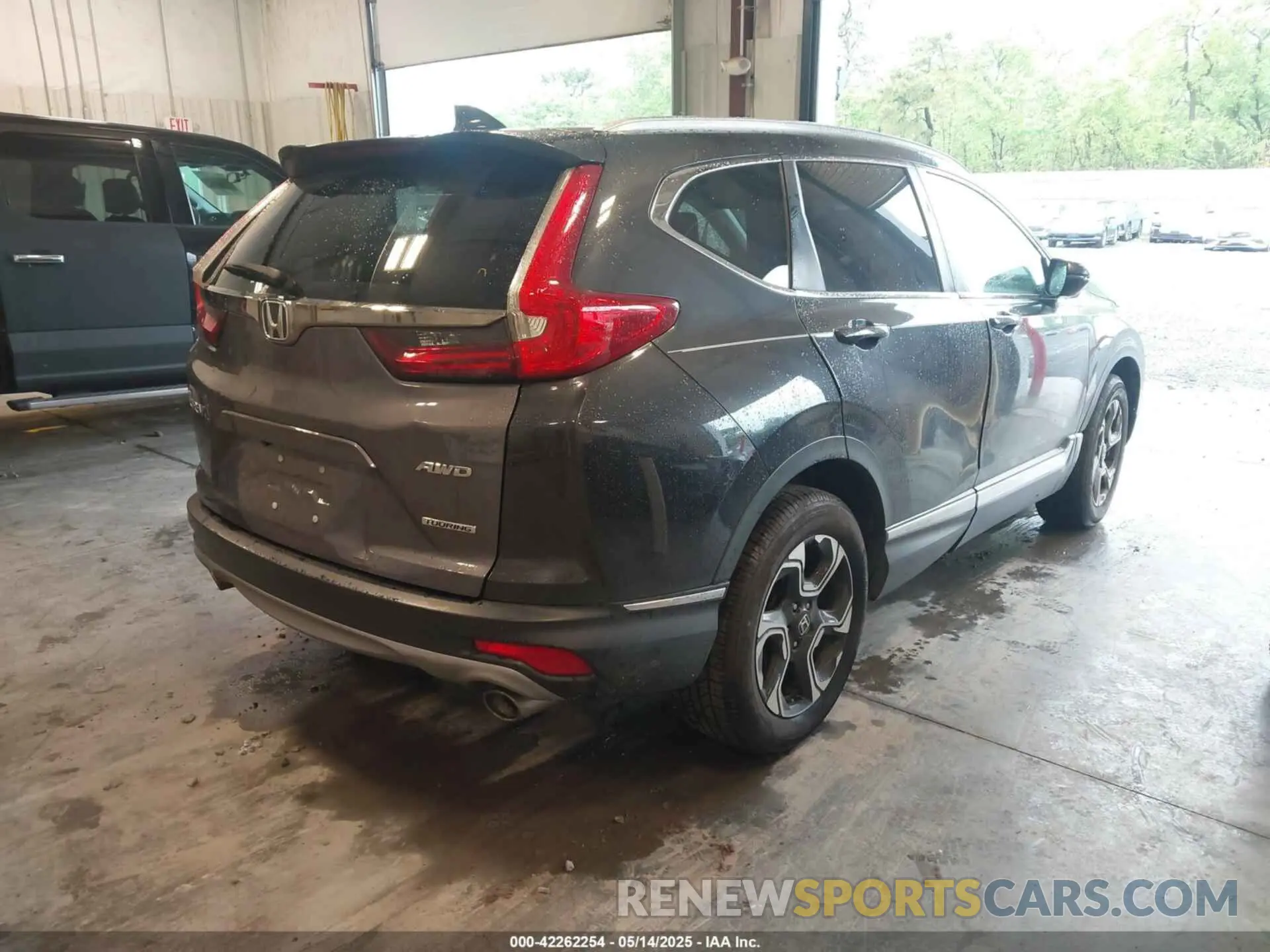 4 Photograph of a damaged car 2HKRW2H96KH659193 HONDA CR-V 2019