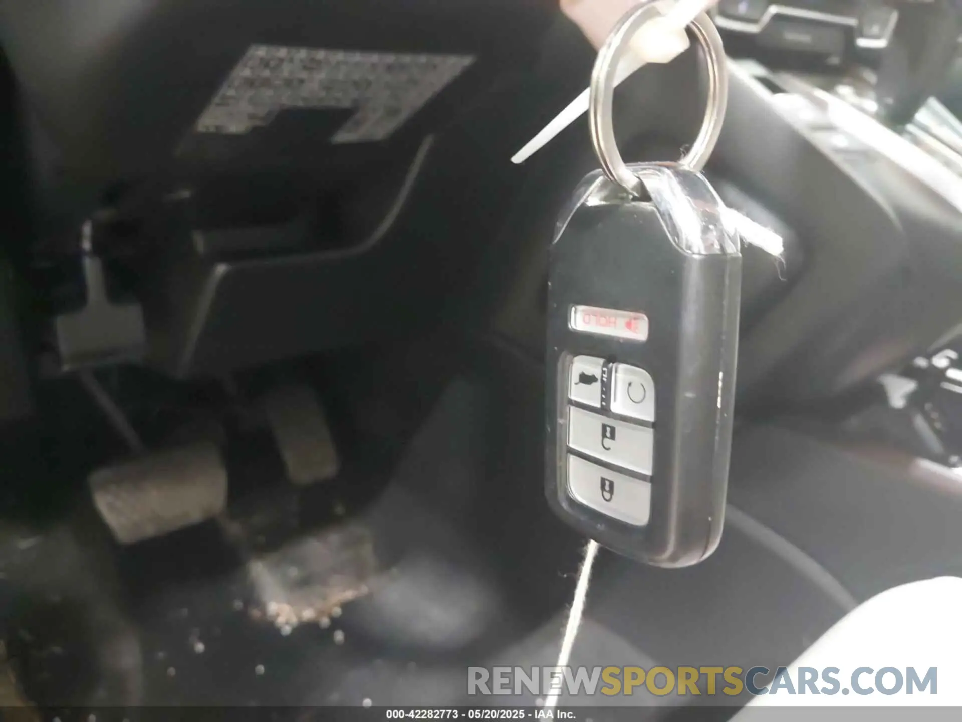 11 Photograph of a damaged car 2HKRW2H9XKH630540 HONDA CR-V 2019