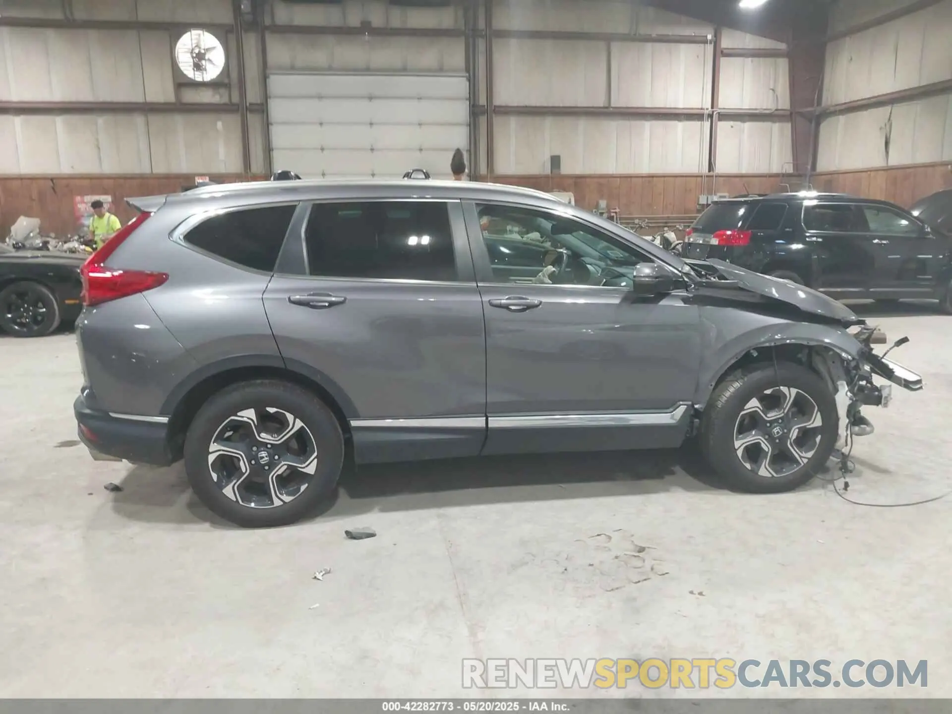 13 Photograph of a damaged car 2HKRW2H9XKH630540 HONDA CR-V 2019
