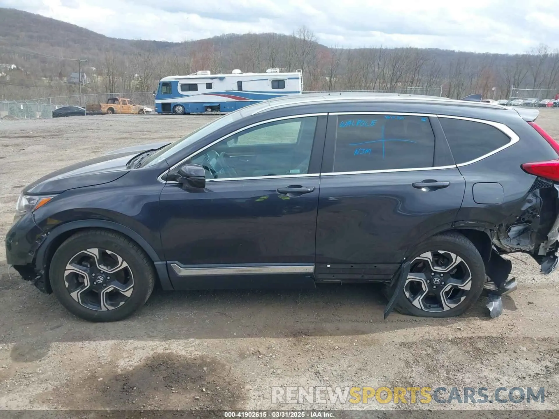 14 Photograph of a damaged car 2HKRW2H9XKH636354 HONDA CR-V 2019