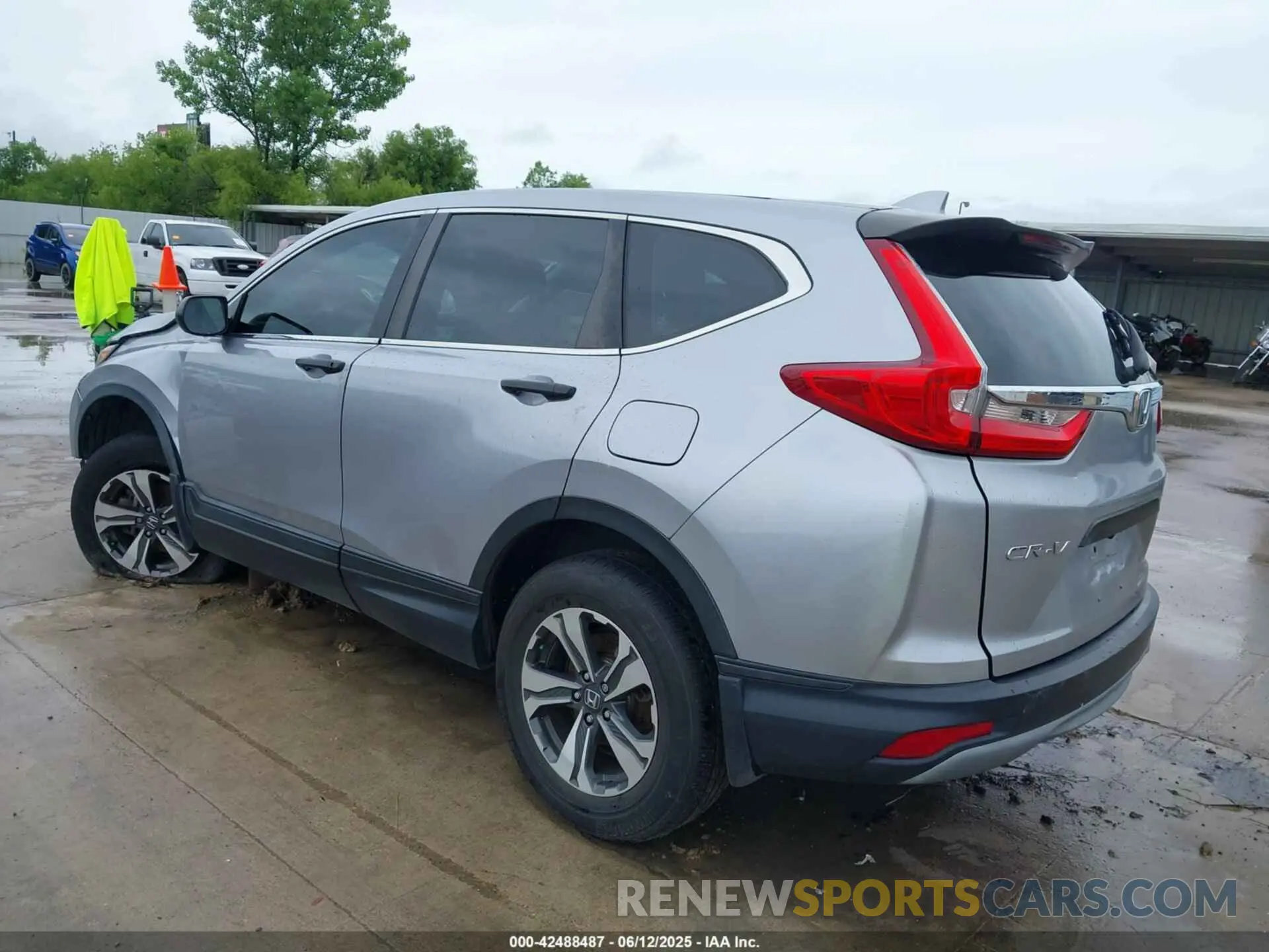 3 Photograph of a damaged car 2HKRW5H30KH421675 HONDA CR-V 2019