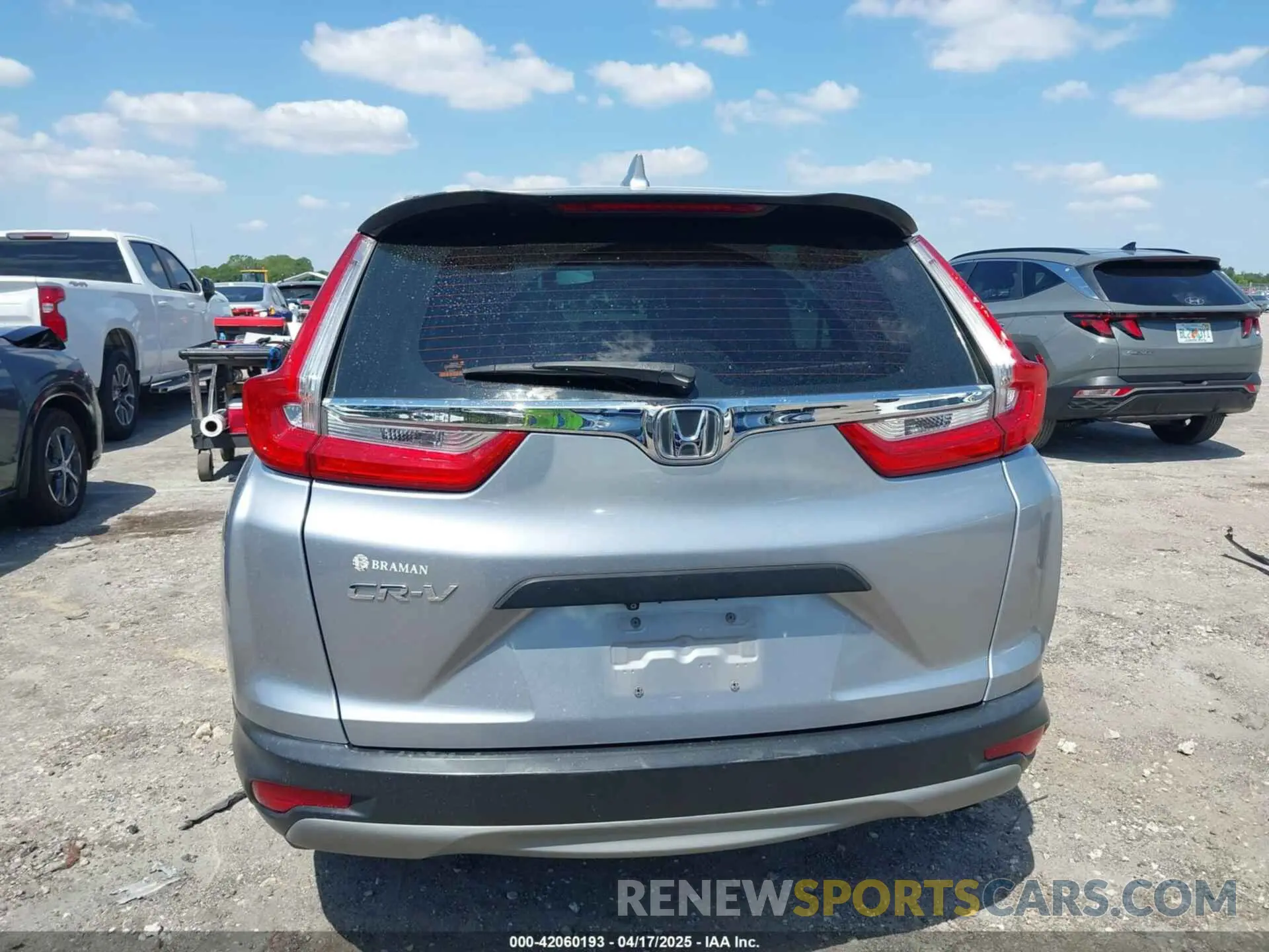 16 Photograph of a damaged car 2HKRW5H31KH411771 HONDA CR-V 2019