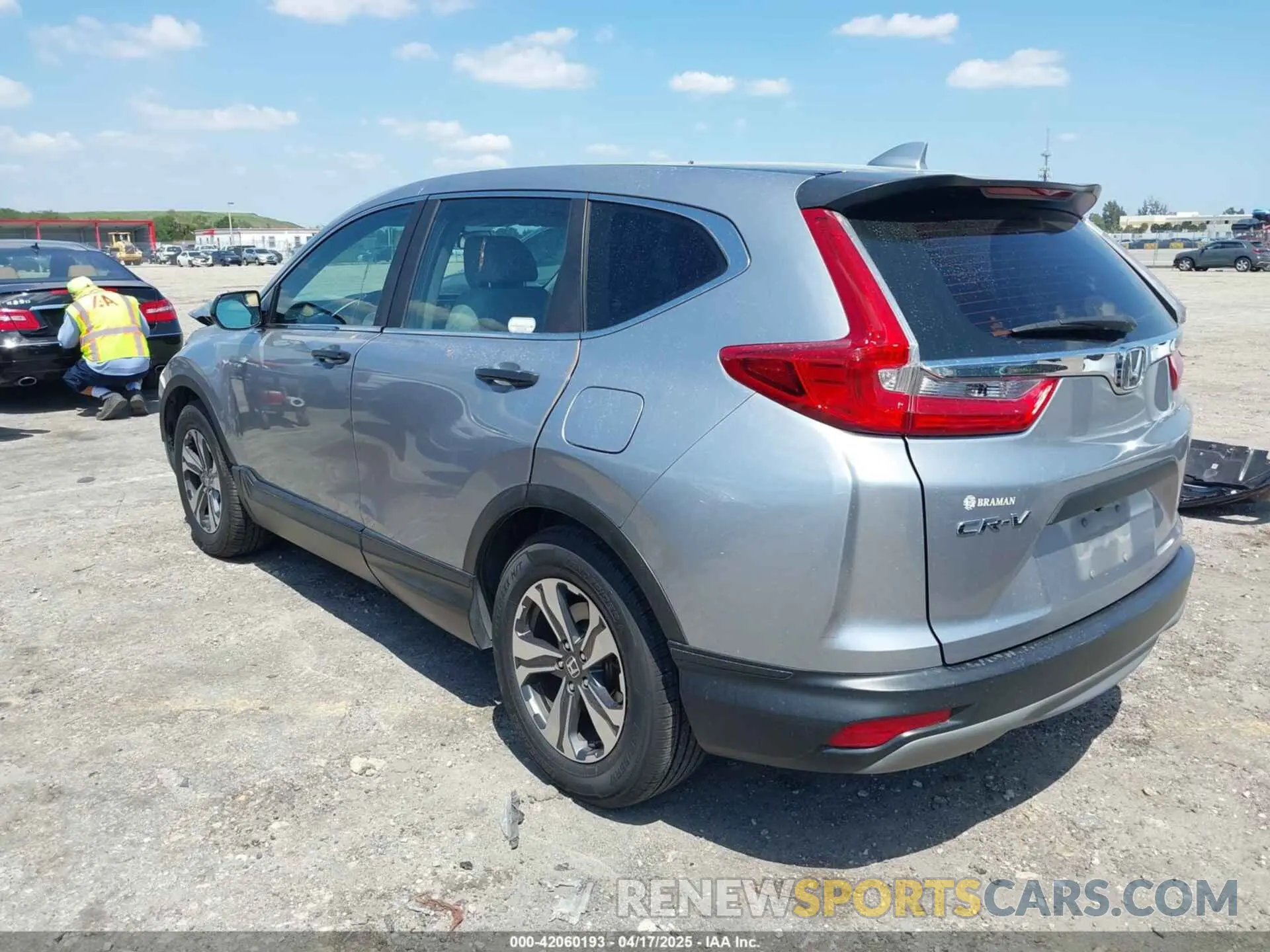 3 Photograph of a damaged car 2HKRW5H31KH411771 HONDA CR-V 2019