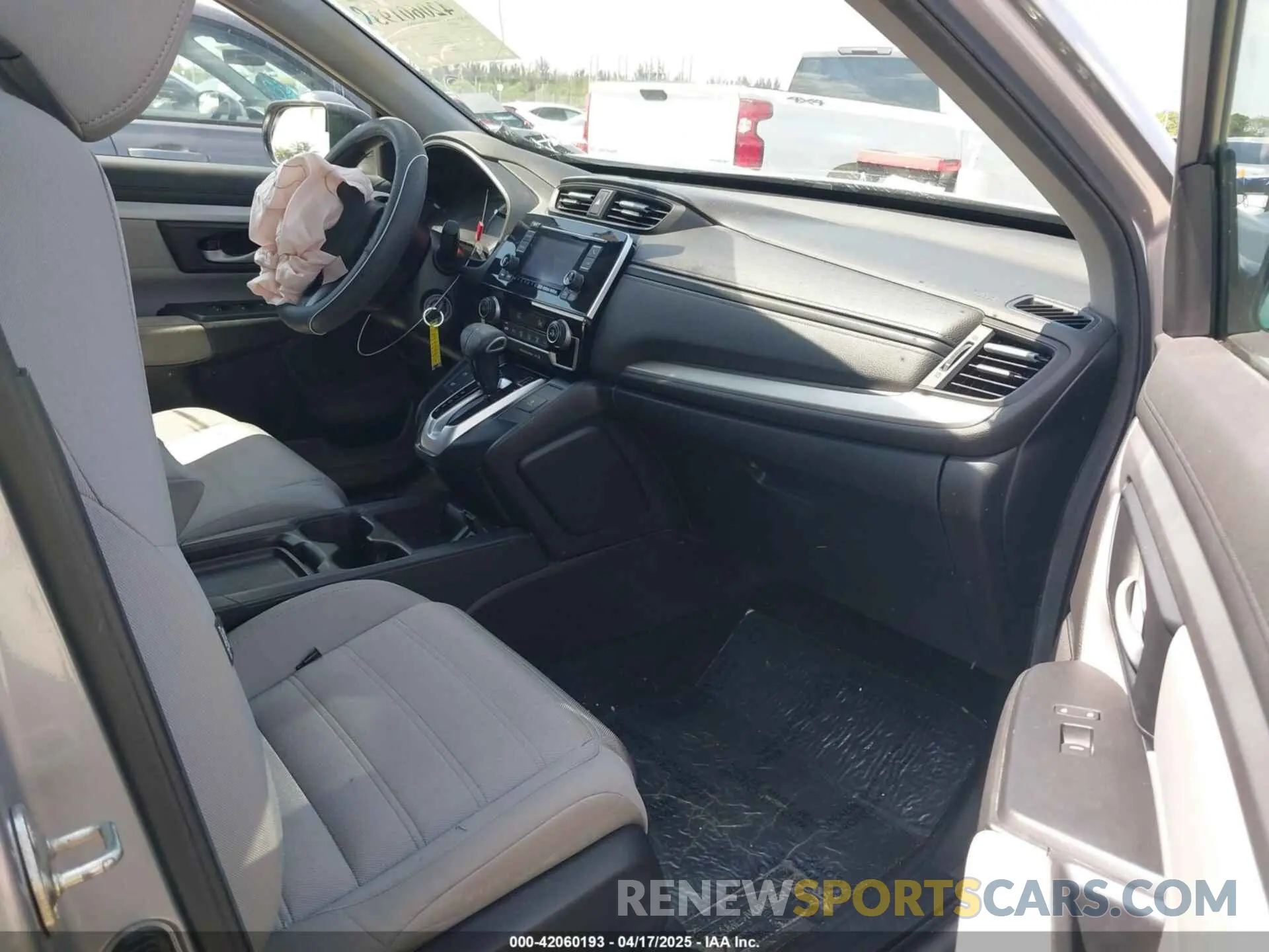 5 Photograph of a damaged car 2HKRW5H31KH411771 HONDA CR-V 2019
