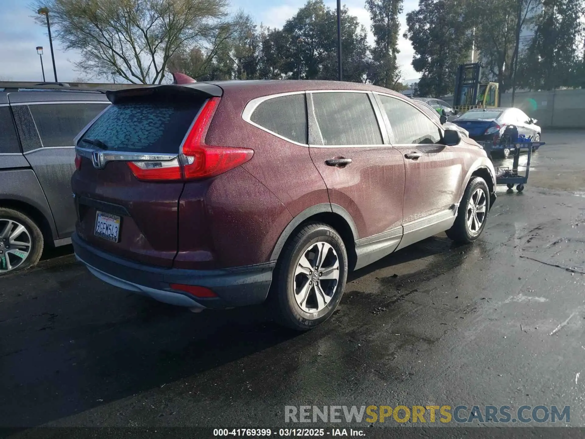 4 Photograph of a damaged car 2HKRW5H31KH415531 HONDA CR-V 2019