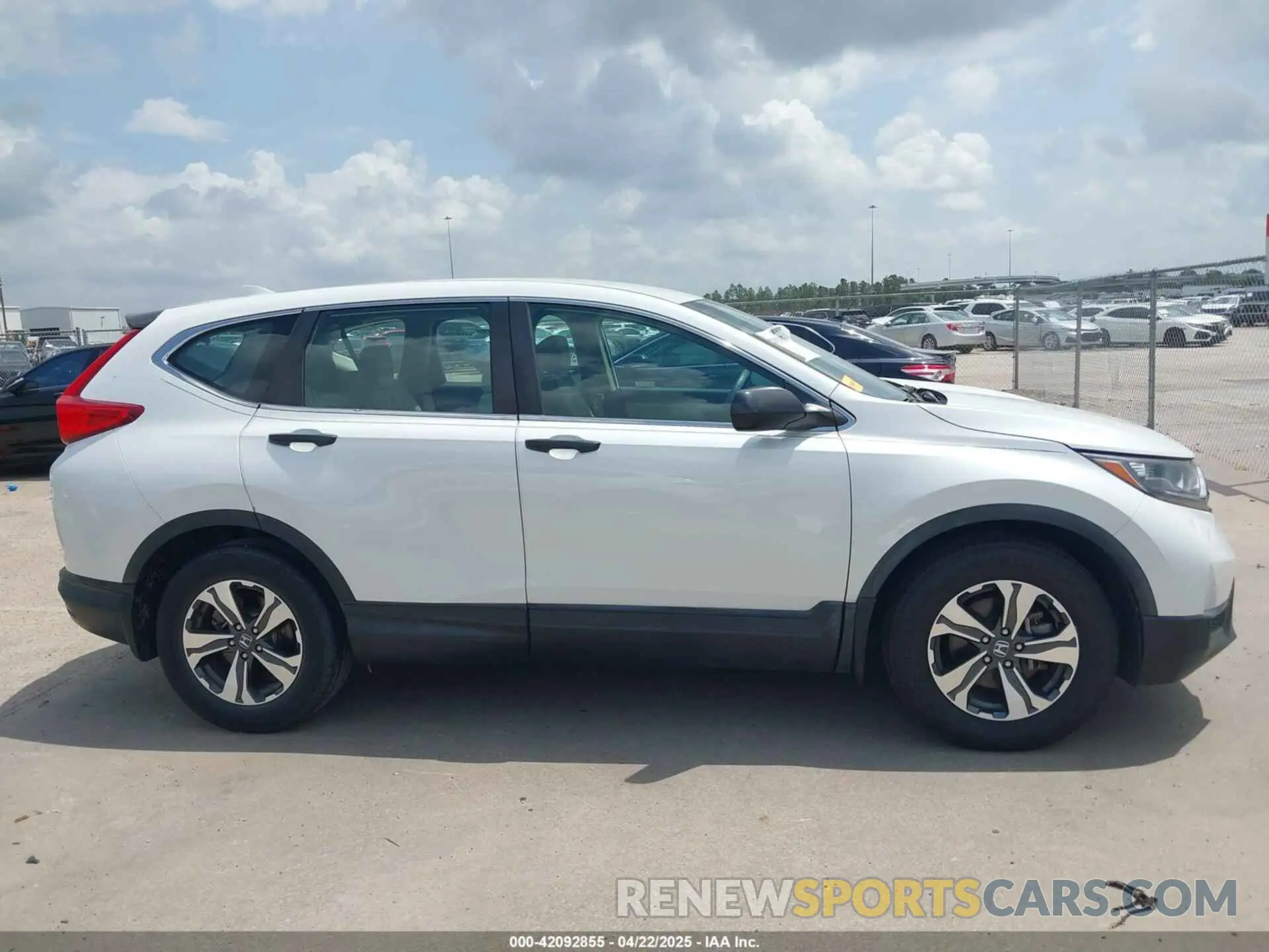 13 Photograph of a damaged car 2HKRW5H32KH414940 HONDA CR-V 2019