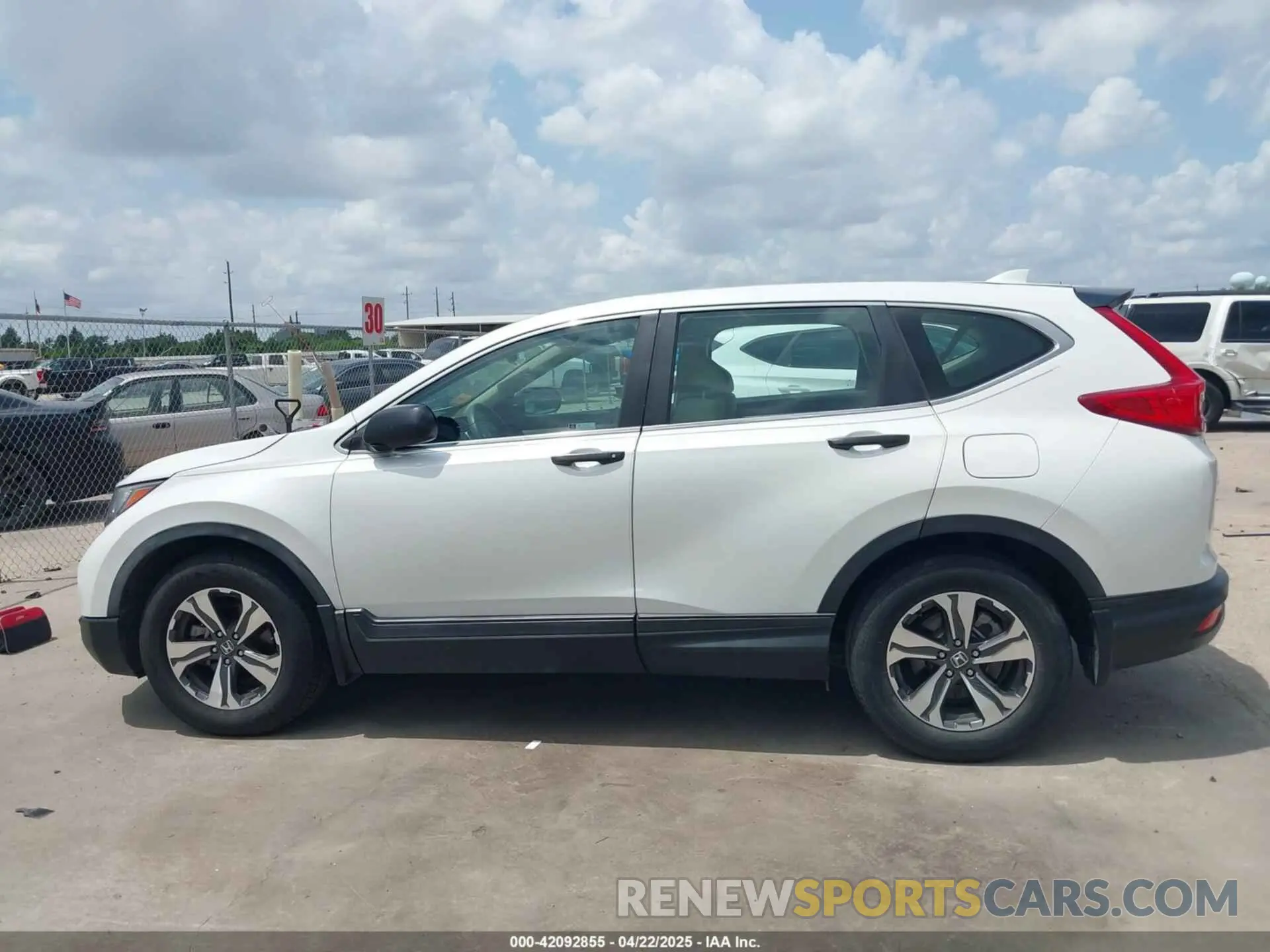 14 Photograph of a damaged car 2HKRW5H32KH414940 HONDA CR-V 2019