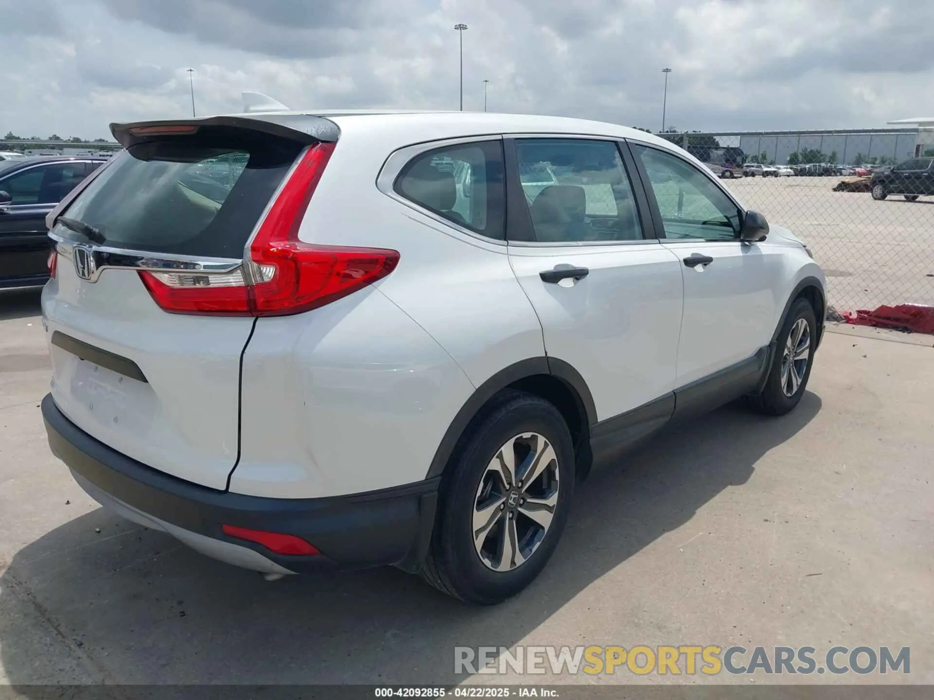 4 Photograph of a damaged car 2HKRW5H32KH414940 HONDA CR-V 2019