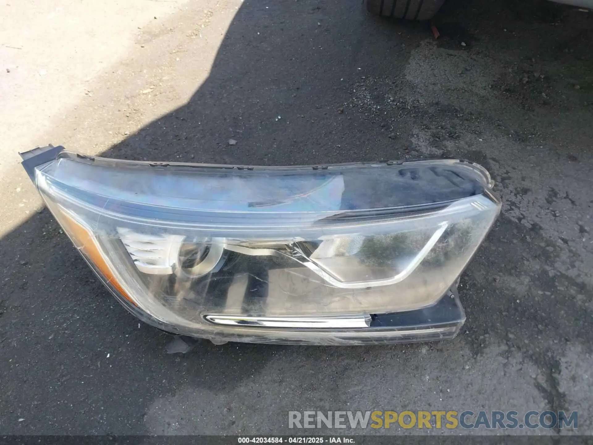 12 Photograph of a damaged car 2HKRW5H33KH407463 HONDA CR-V 2019