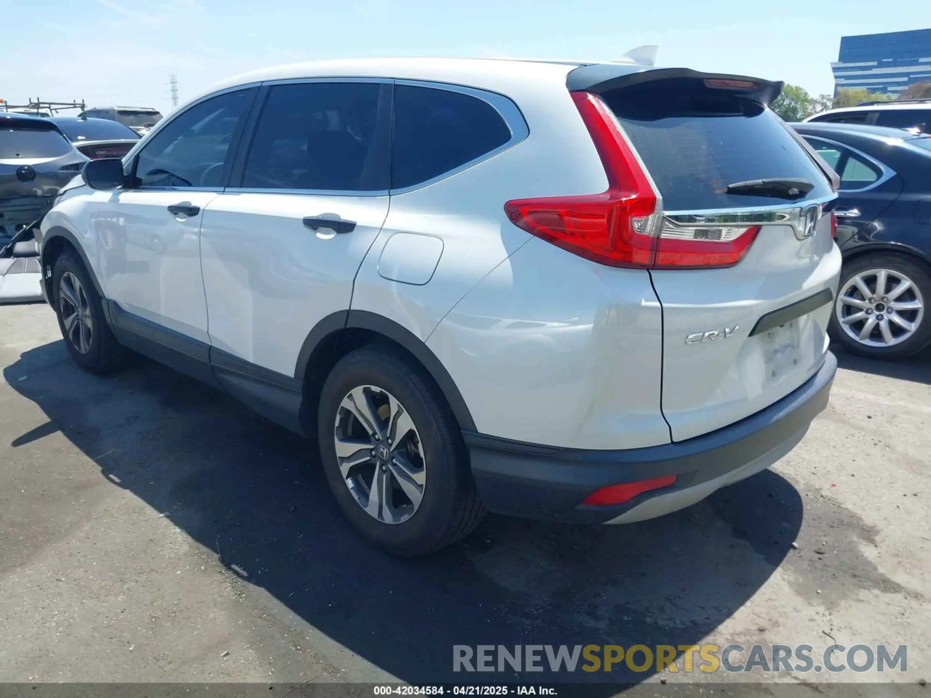 3 Photograph of a damaged car 2HKRW5H33KH407463 HONDA CR-V 2019