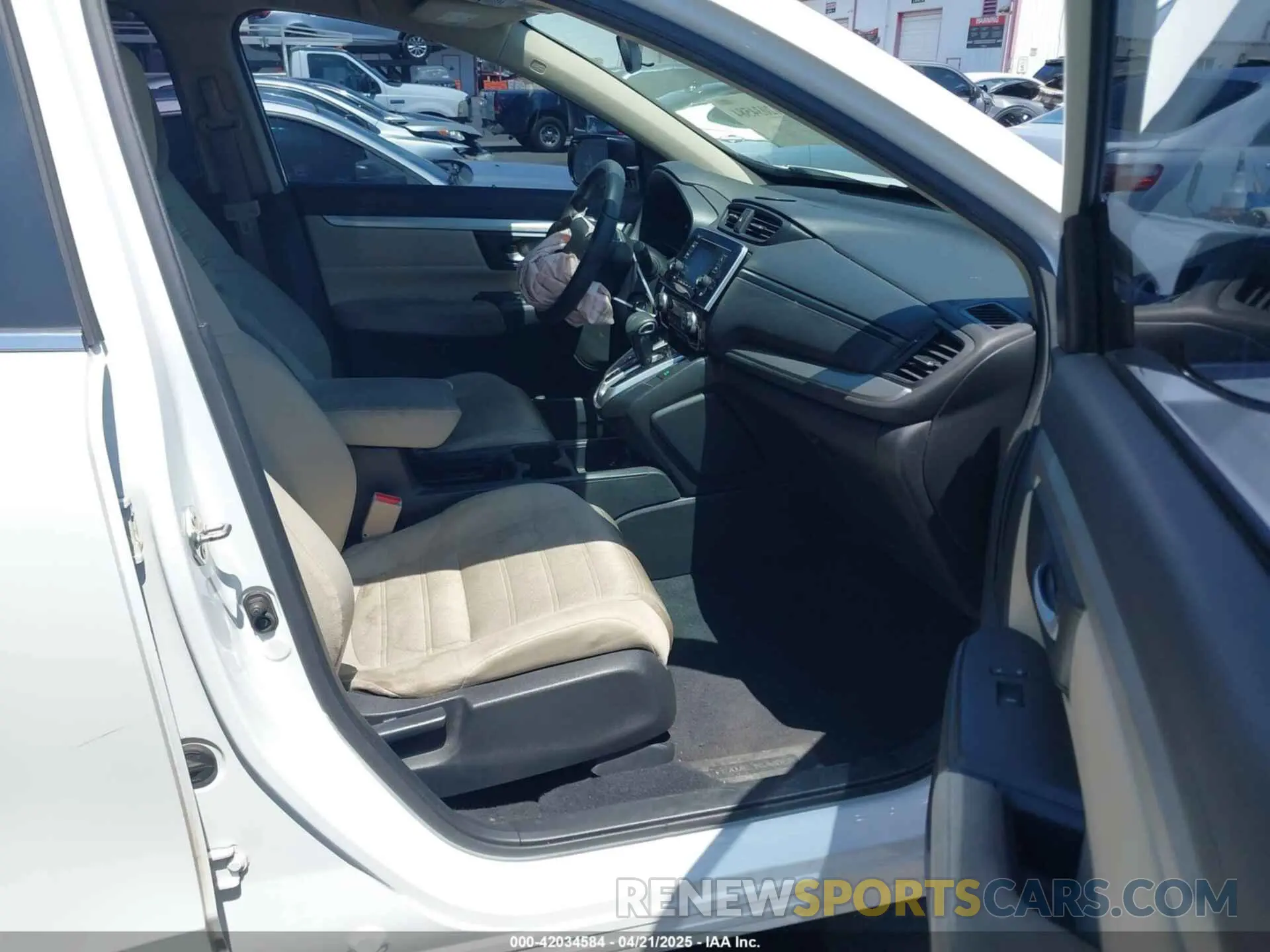 5 Photograph of a damaged car 2HKRW5H33KH407463 HONDA CR-V 2019