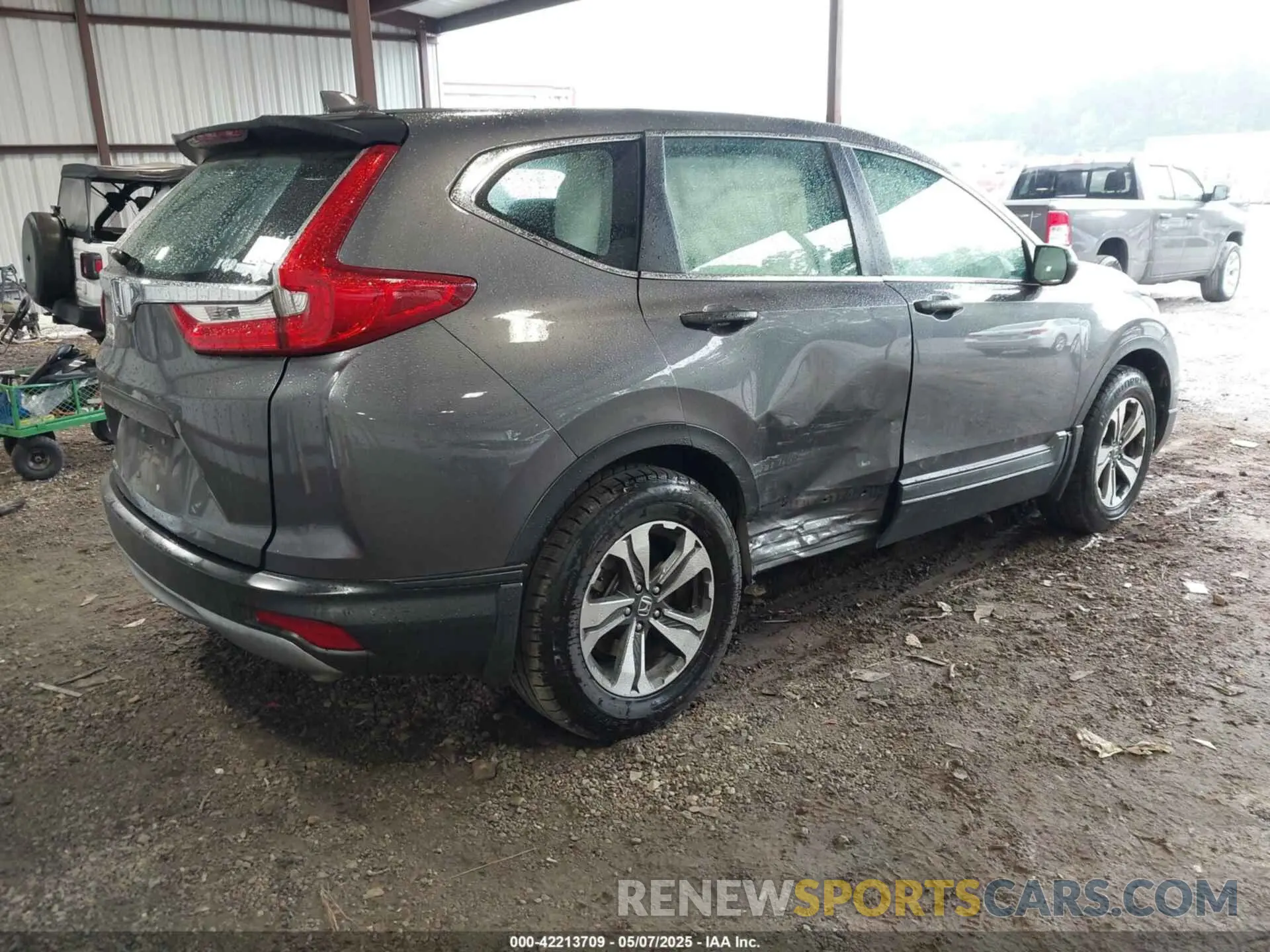 4 Photograph of a damaged car 2HKRW5H33KH412873 HONDA CR-V 2019