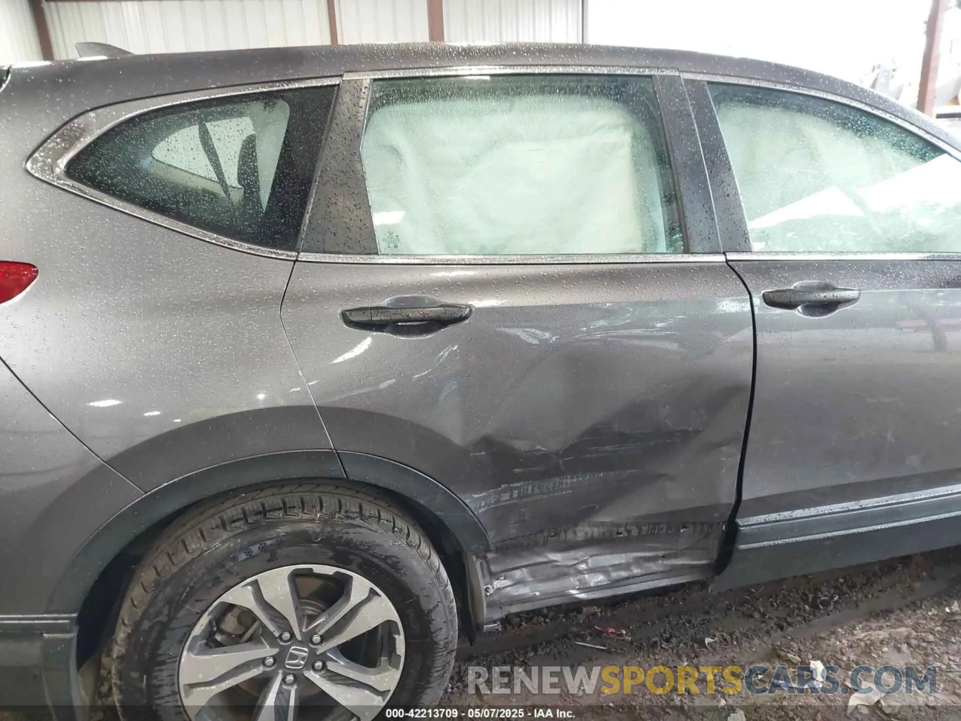 6 Photograph of a damaged car 2HKRW5H33KH412873 HONDA CR-V 2019