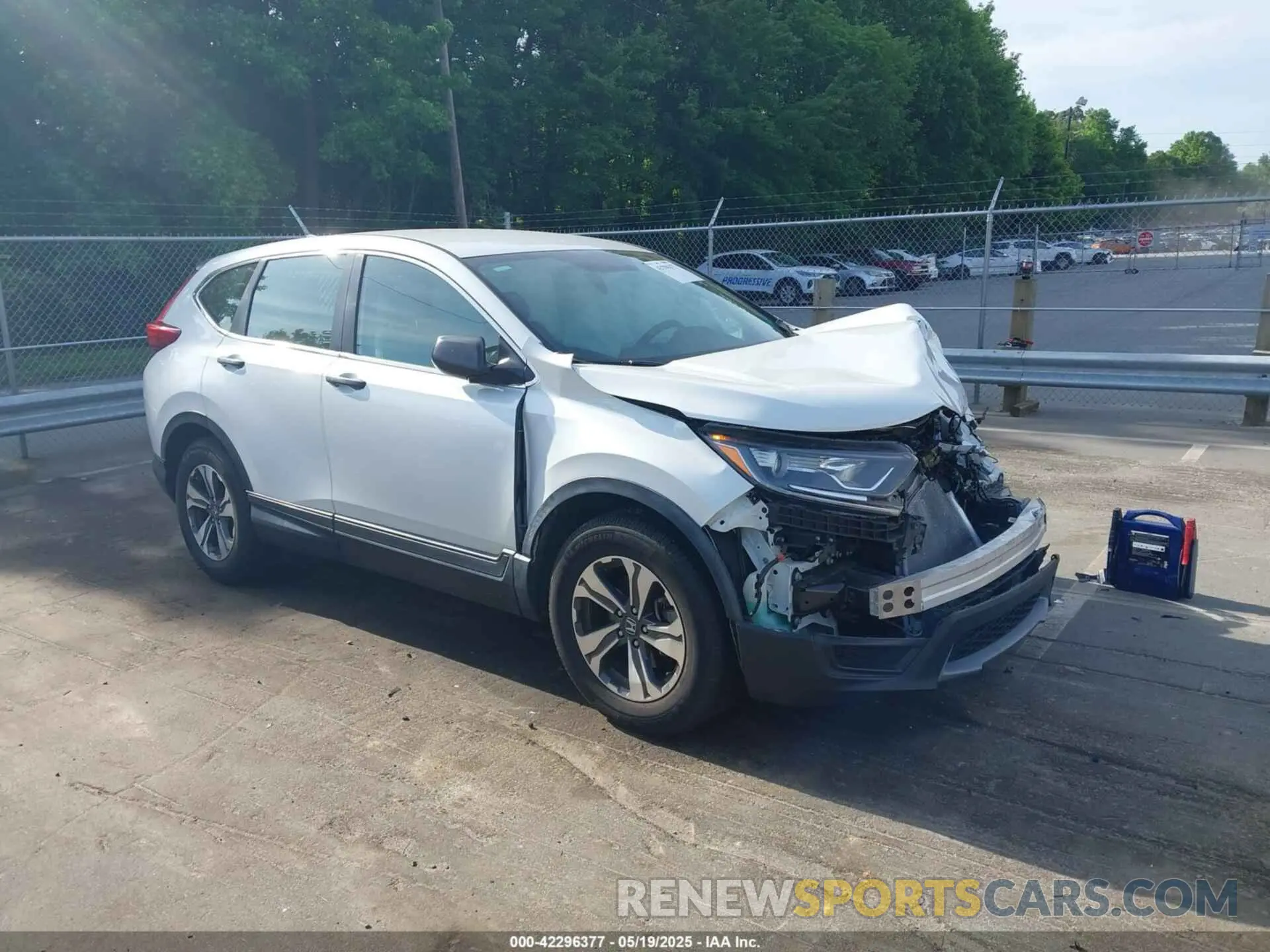 1 Photograph of a damaged car 2HKRW5H33KH418401 HONDA CR-V 2019