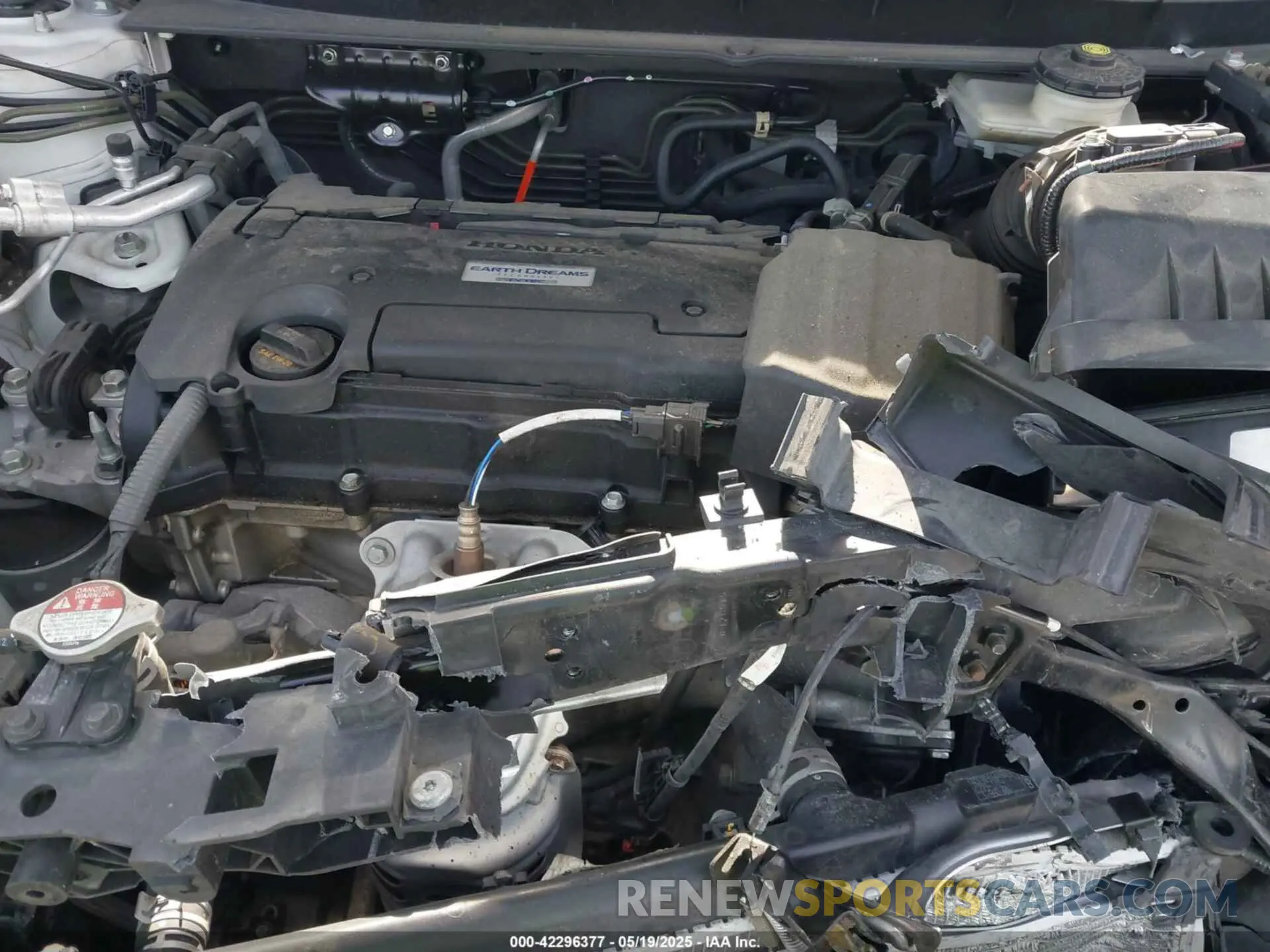 10 Photograph of a damaged car 2HKRW5H33KH418401 HONDA CR-V 2019