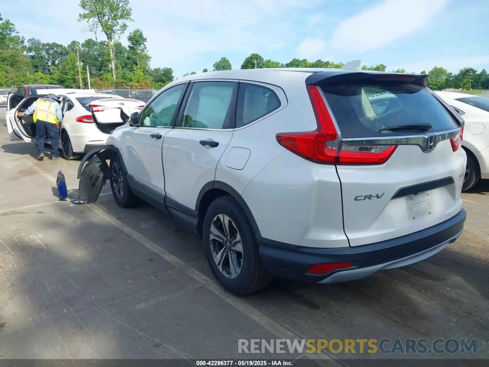 3 Photograph of a damaged car 2HKRW5H33KH418401 HONDA CR-V 2019