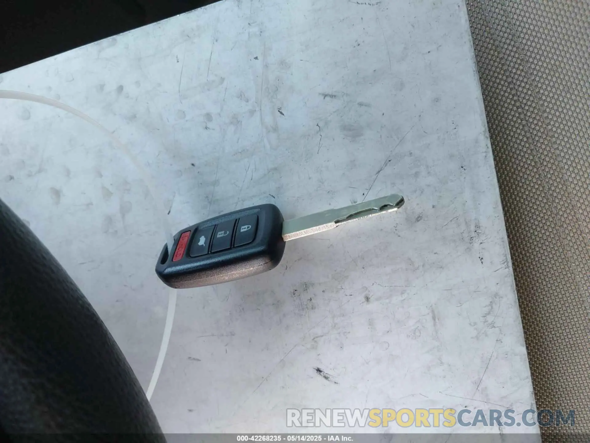 11 Photograph of a damaged car 2HKRW5H34KH405284 HONDA CR-V 2019