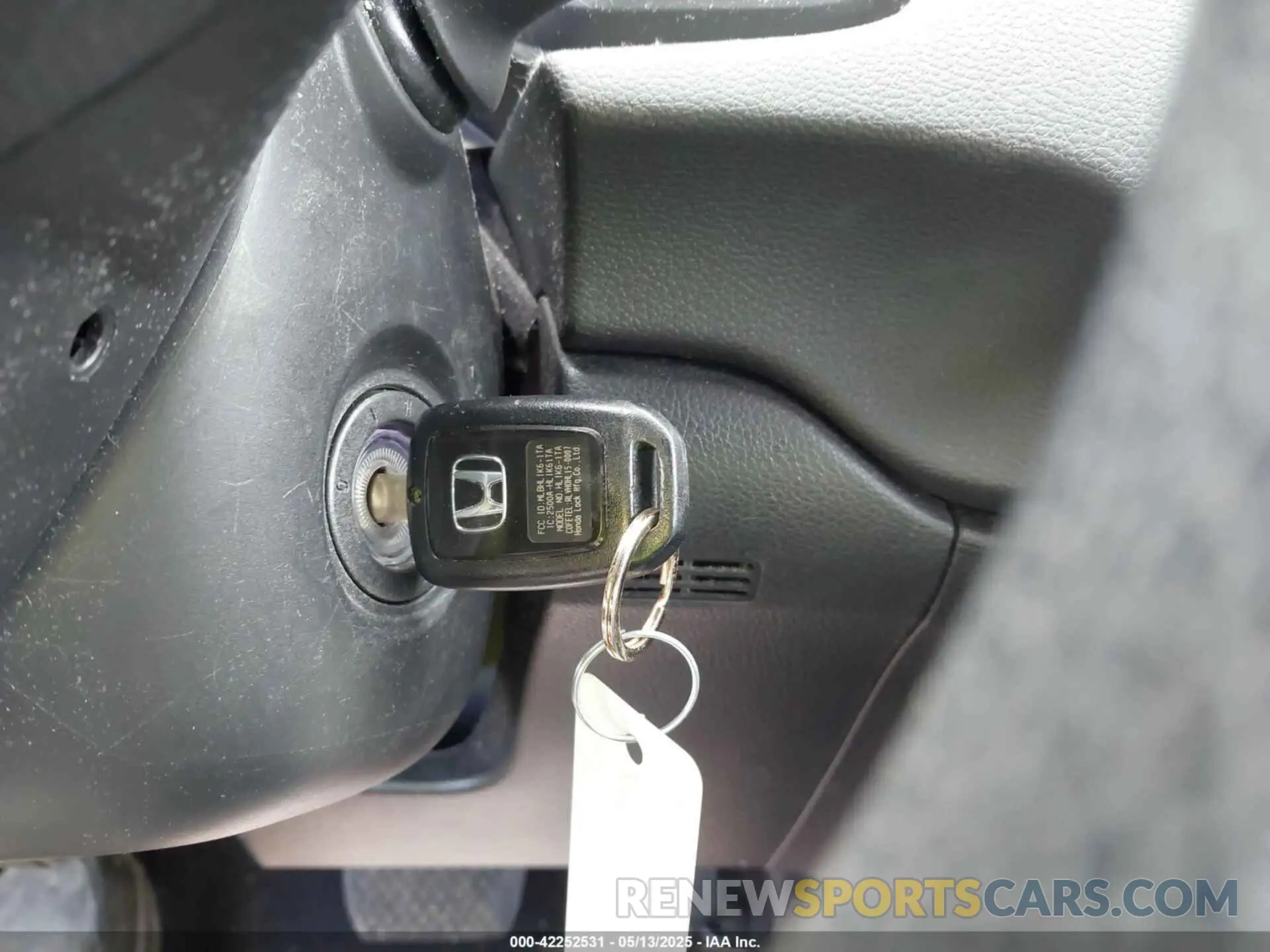 11 Photograph of a damaged car 2HKRW5H36KH416089 HONDA CR-V 2019