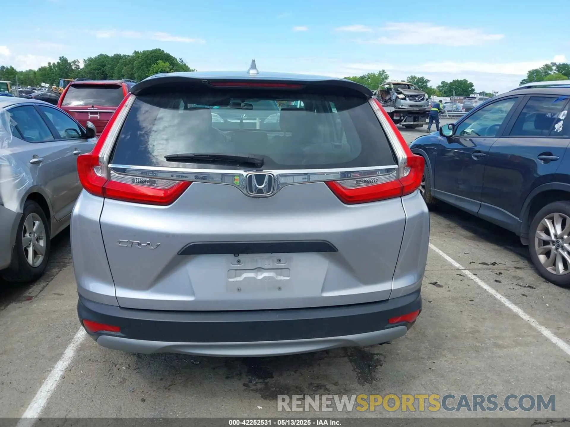 17 Photograph of a damaged car 2HKRW5H36KH416089 HONDA CR-V 2019