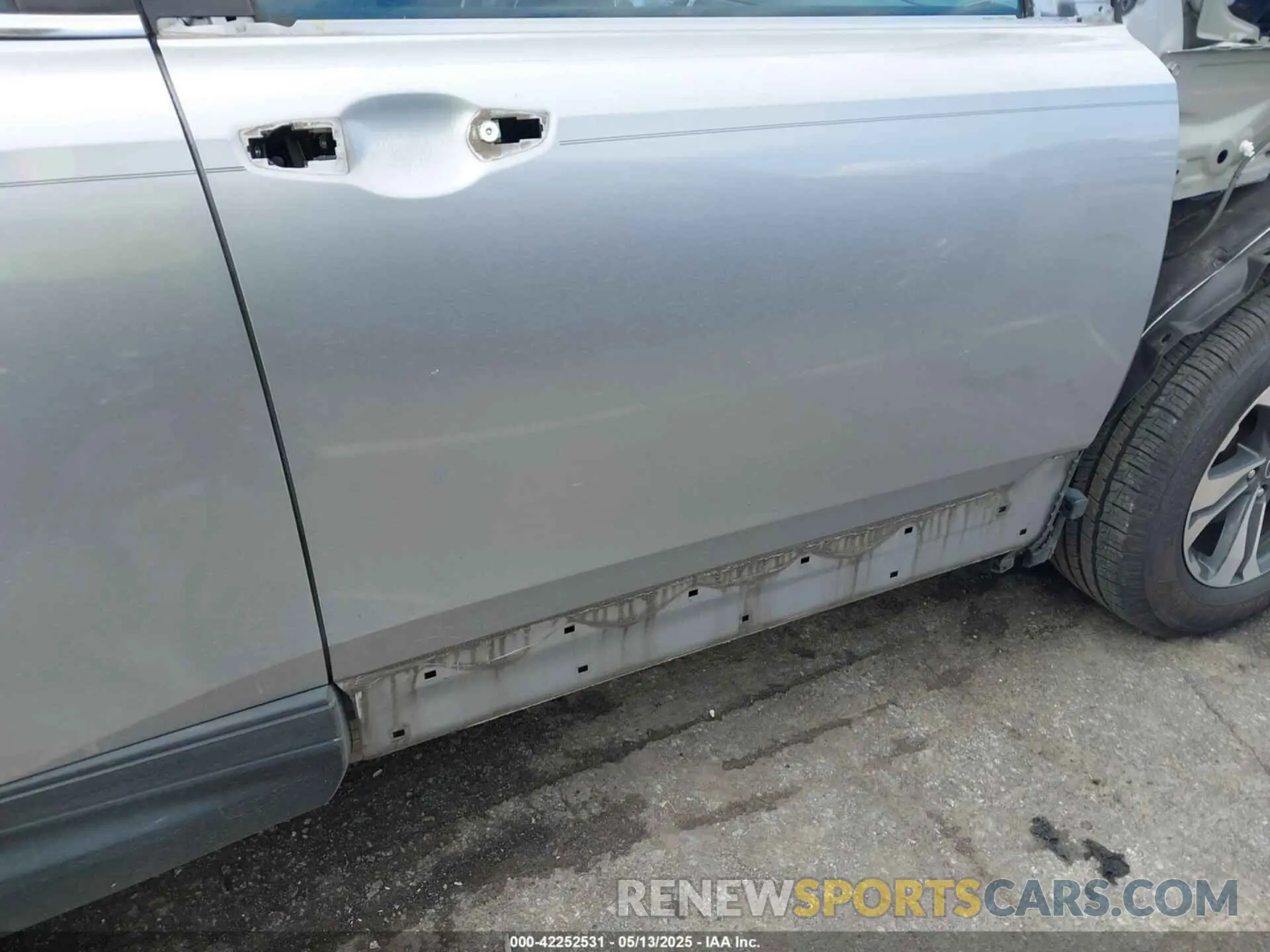 21 Photograph of a damaged car 2HKRW5H36KH416089 HONDA CR-V 2019