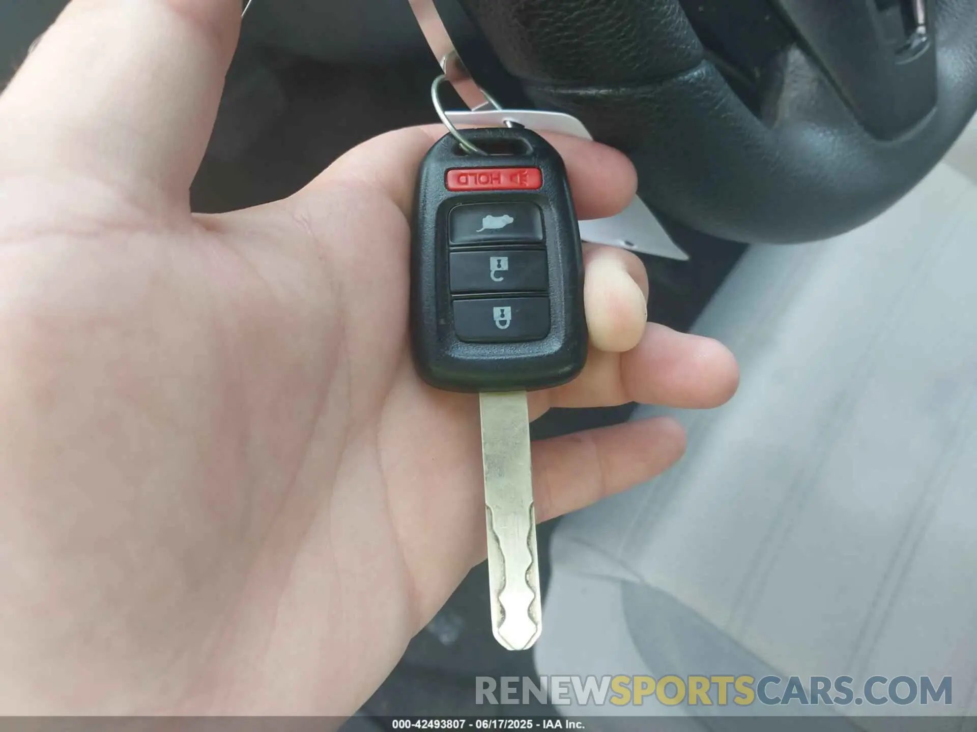 11 Photograph of a damaged car 2HKRW5H37KH420636 HONDA CR-V 2019