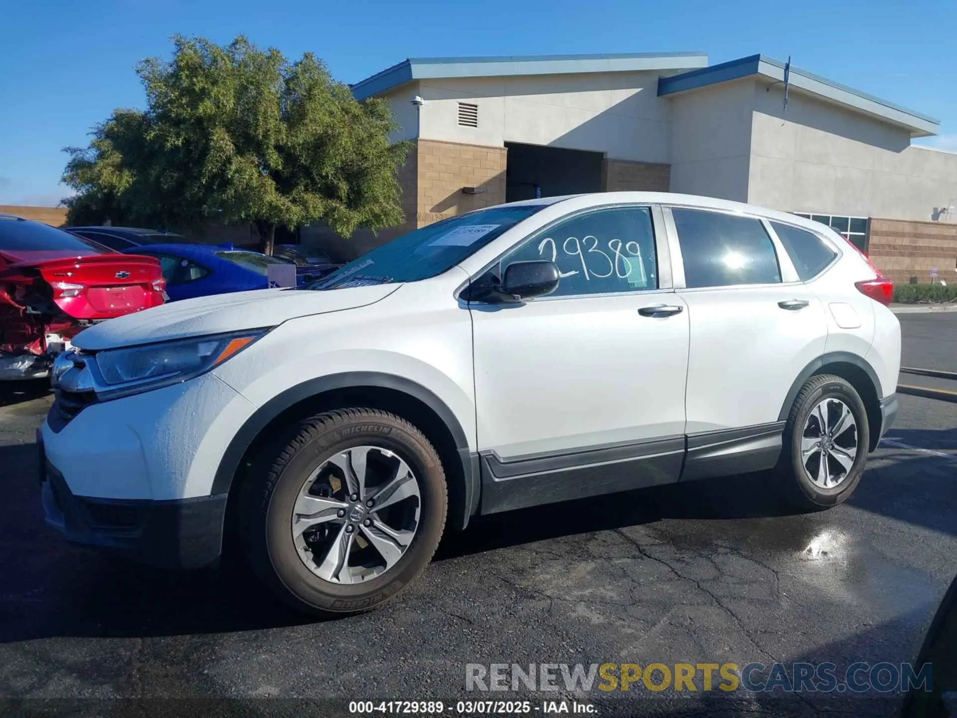 14 Photograph of a damaged car 2HKRW5H39KH410755 HONDA CR-V 2019