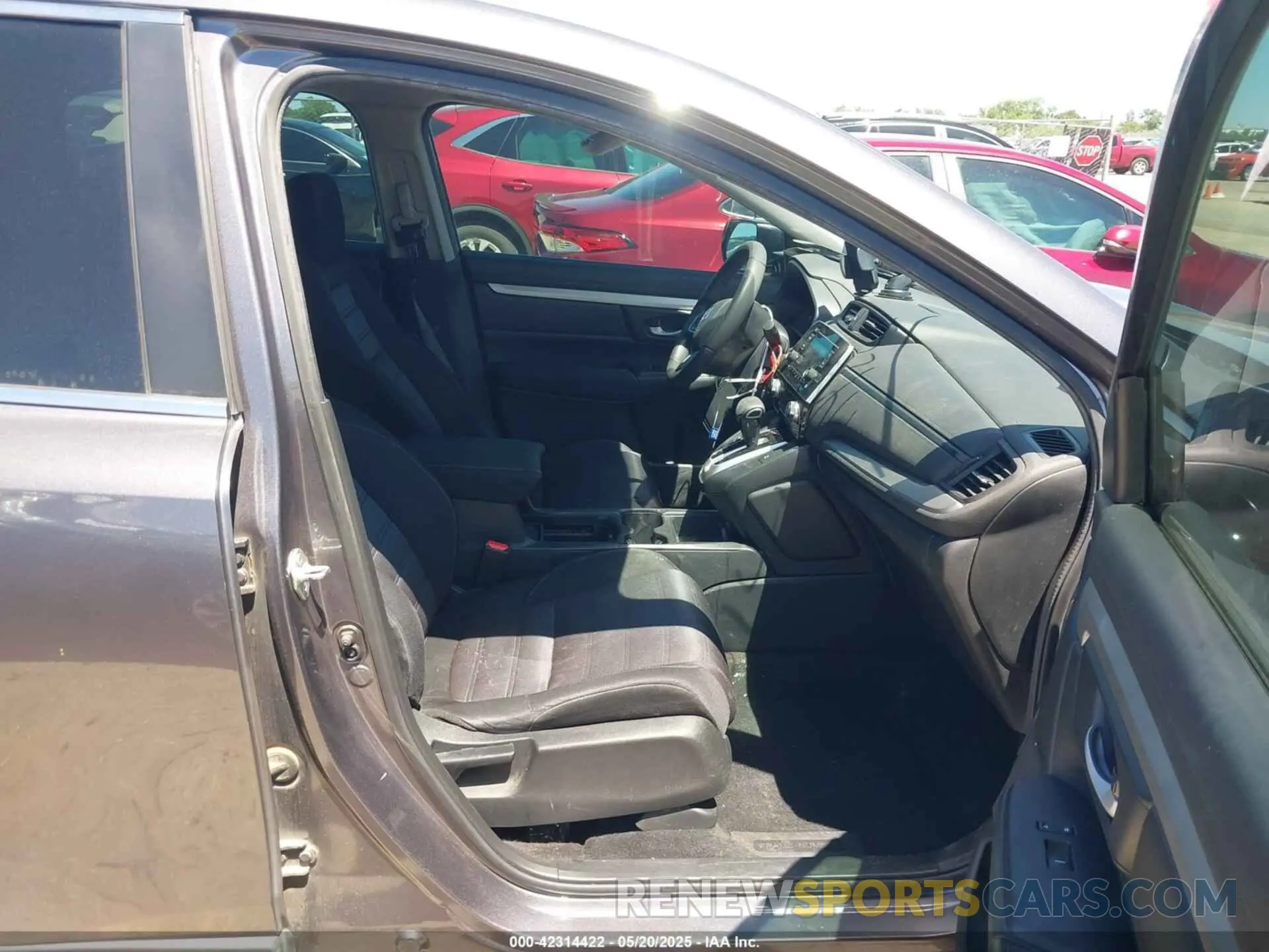5 Photograph of a damaged car 2HKRW5H3XKH413731 HONDA CR-V 2019