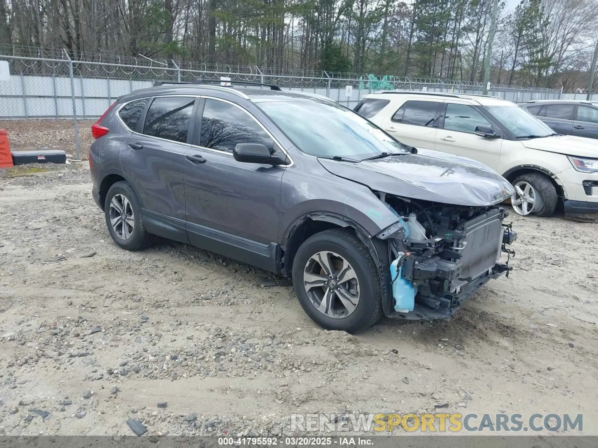 1 Photograph of a damaged car 2HKRW6H30KH208392 HONDA CR-V 2019
