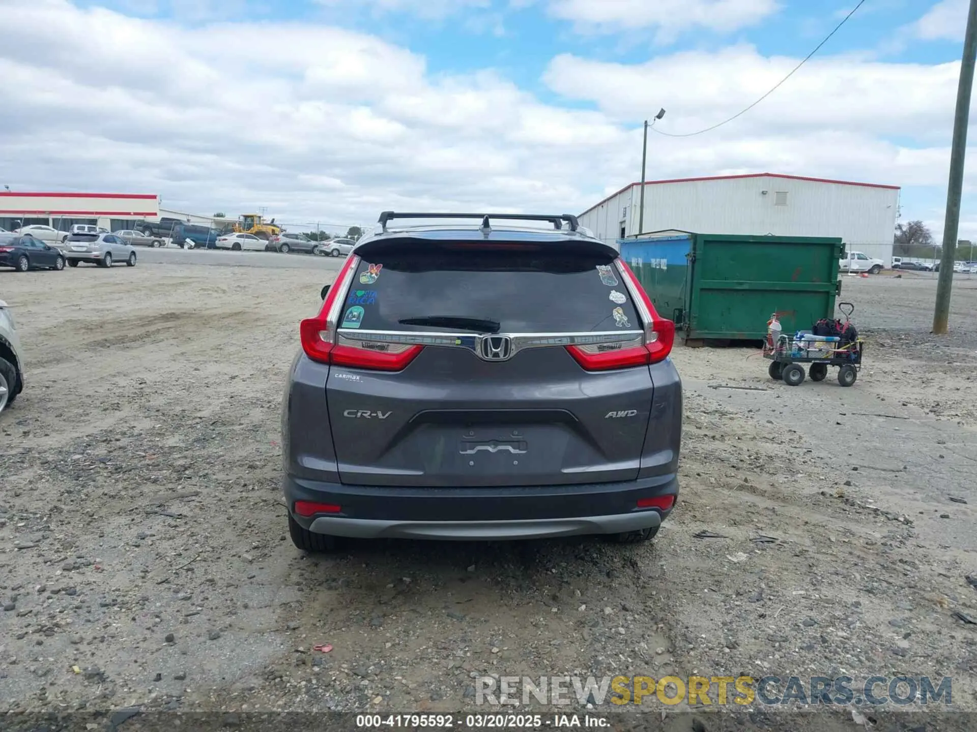 17 Photograph of a damaged car 2HKRW6H30KH208392 HONDA CR-V 2019